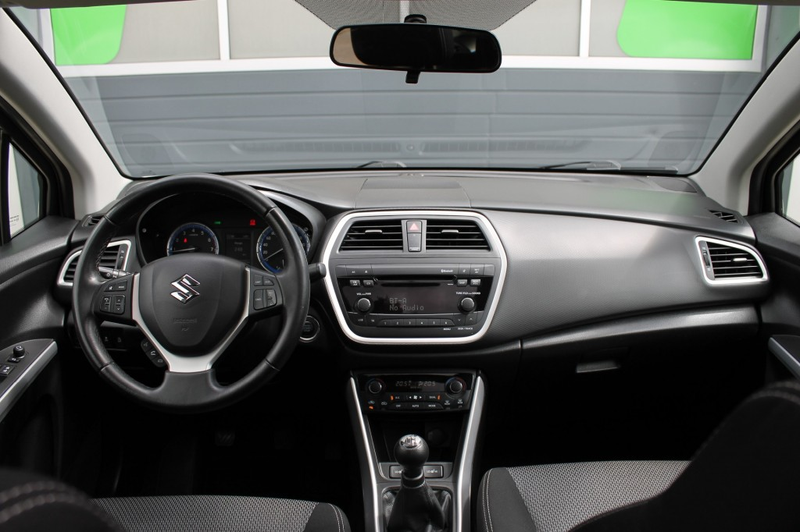 Suzuki SX4 1.6 Exclusive / Schuifdak / Bluetooth / Stoelverwa — photo 2