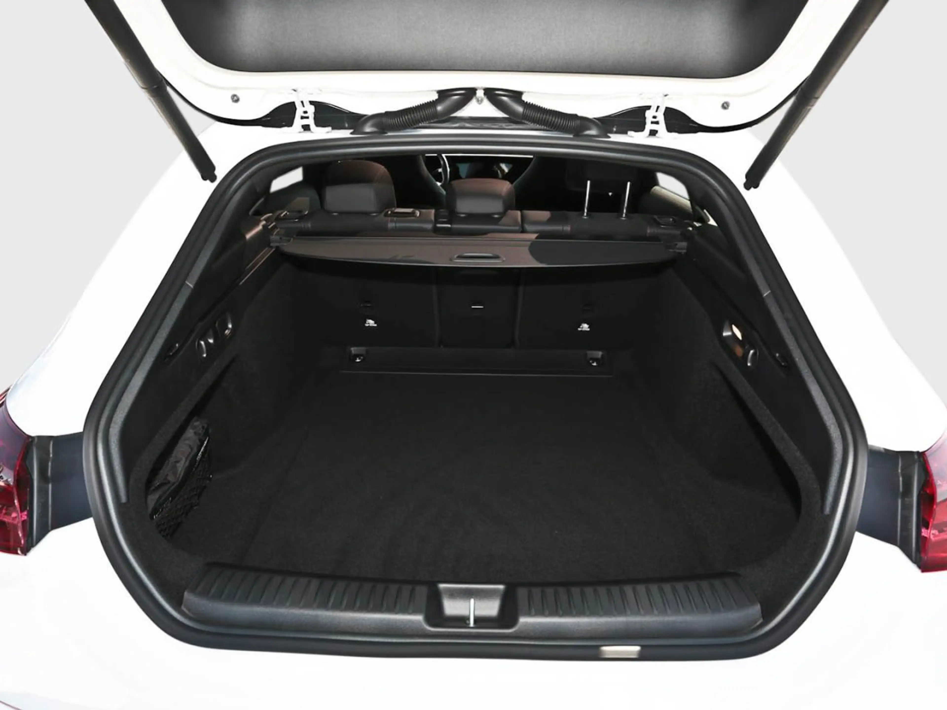 Mercedes-Benz CLA 200 Shooting Brake AMG Panorama Easy-P AHK — photo 6