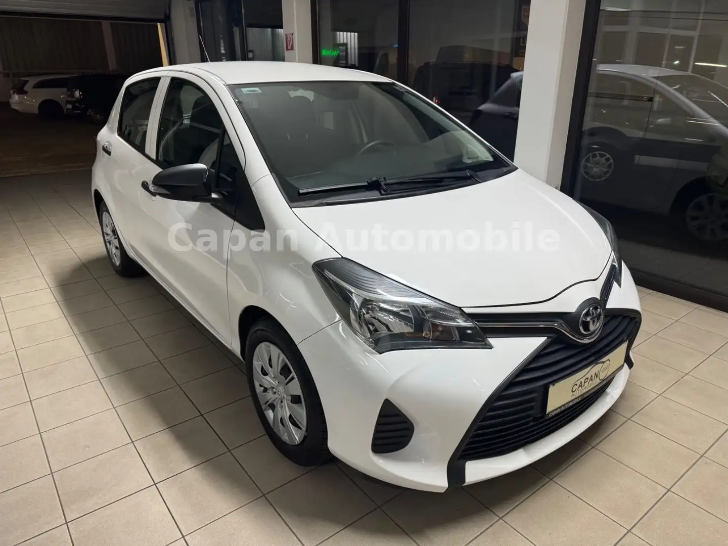 Toyota Yaris Basis Scheckheft/Klima/Wenig Km Weiß - 1