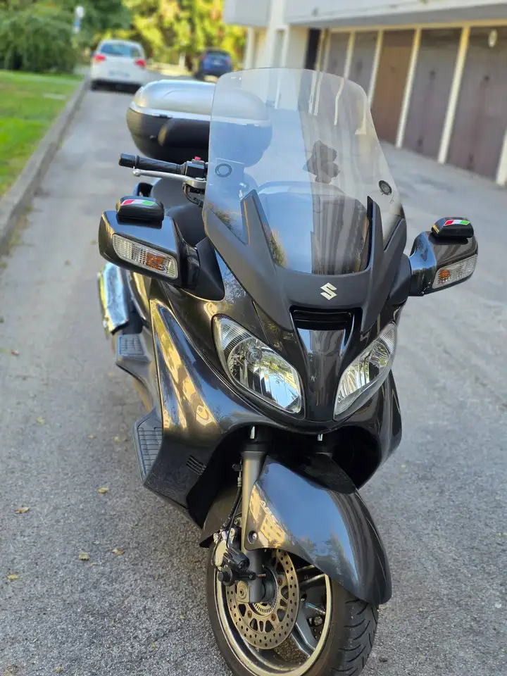 Suzuki Burgman 650