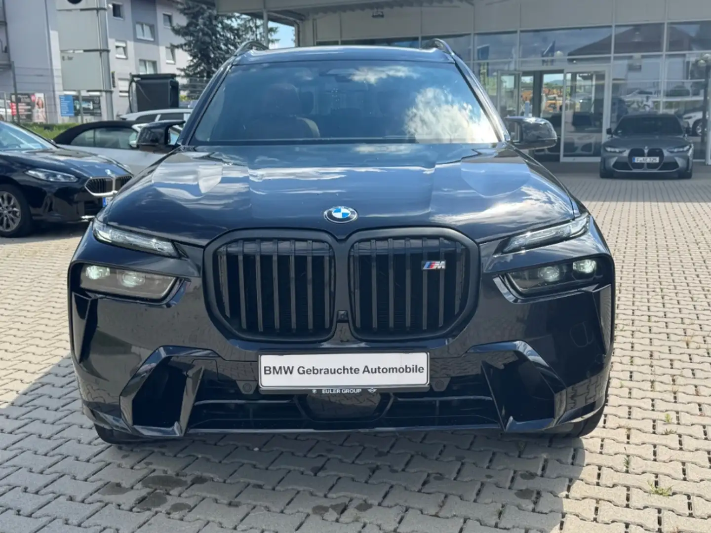 BMW X7 i A xDrive M-Sport 23'' HUD Standhzg AHK Pano Navi Schwarz - 2