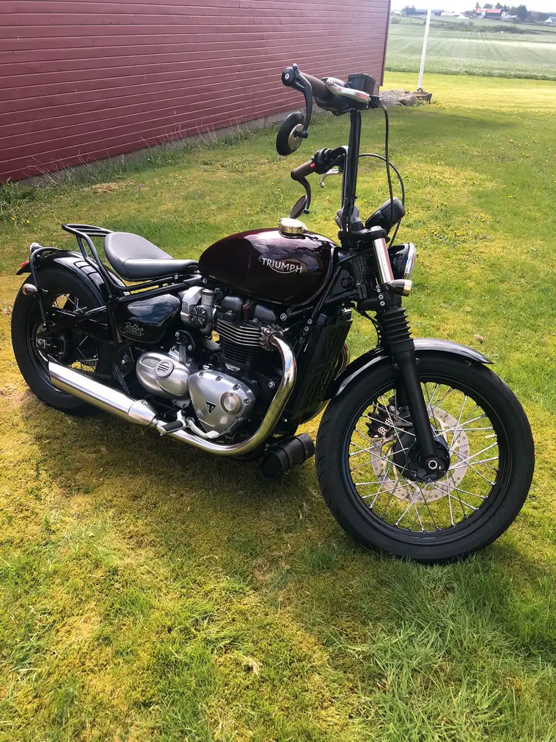 Triumph Bonneville Bobber Rosso - 1