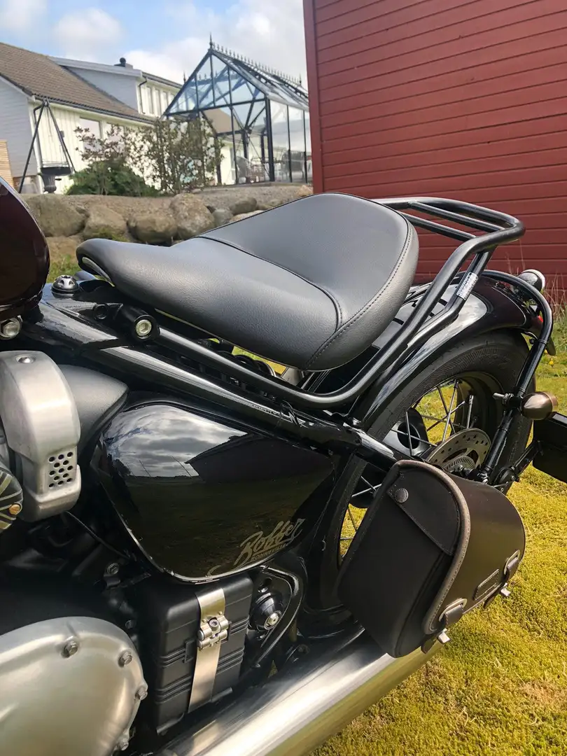 Triumph Bonneville Bobber Rosso - 2