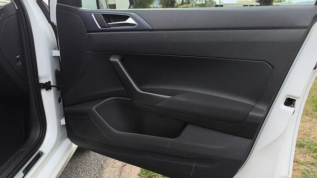 Volkswagen Polo Citadine 5 portes — photo 22