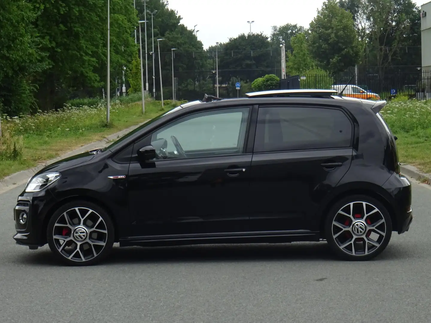 Volkswagen up! 1.0 TSI GTI 5-DEURS PANORAMADAK/PDC/APK 2027 Zwart - 2