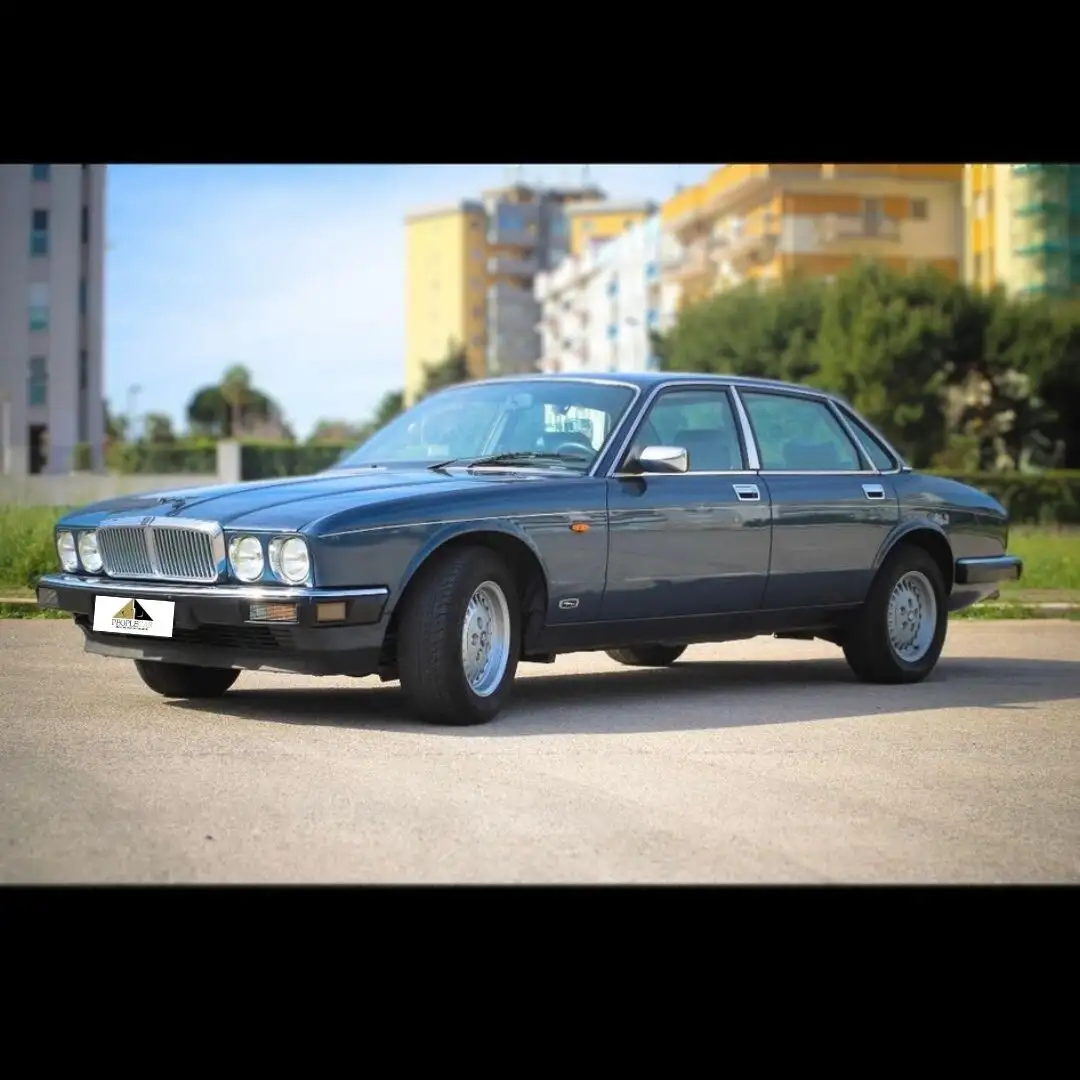 Jaguar XJ6 Jaguar XJ6 3.2 benzina 199cv Gris - 1