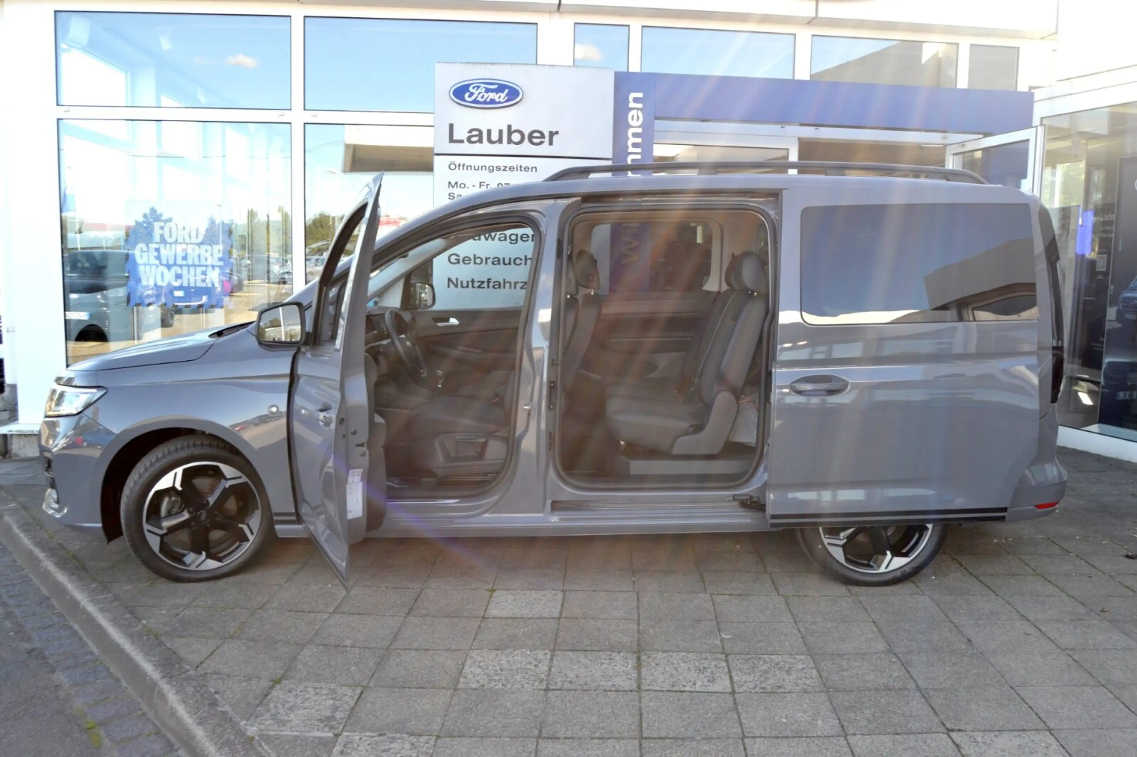Ford Grand Tourneo Grand Tourneo Connect 1,5 Sport Navi AutoAC LED SHZ PDC — photo 3