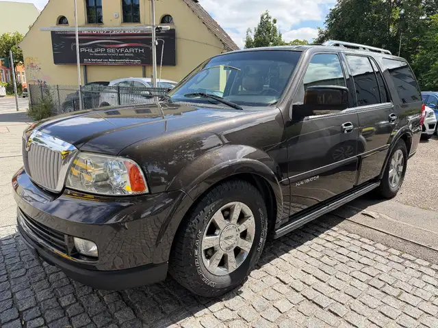 Lincoln Navigator NAVIGATOR 5,4L V8 4x4*AUT.*LEDER*EGSD*7-SITZE*