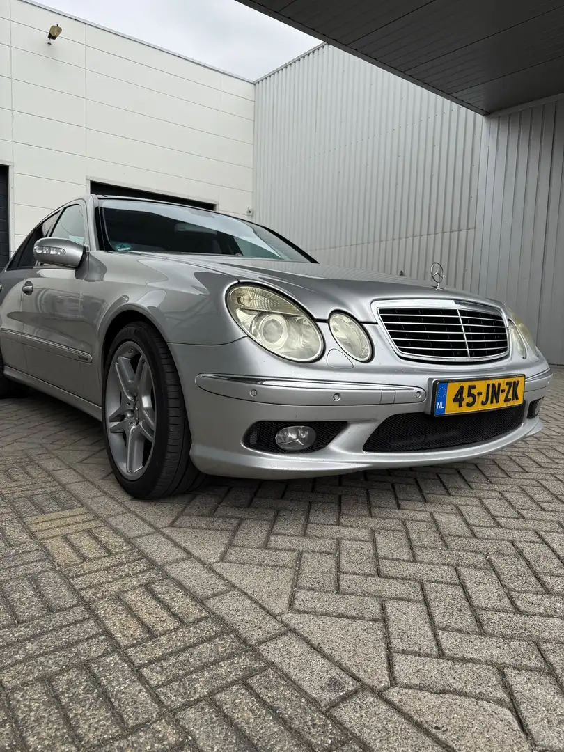 Mercedes-Benz E 500 AMG Grijs - 2