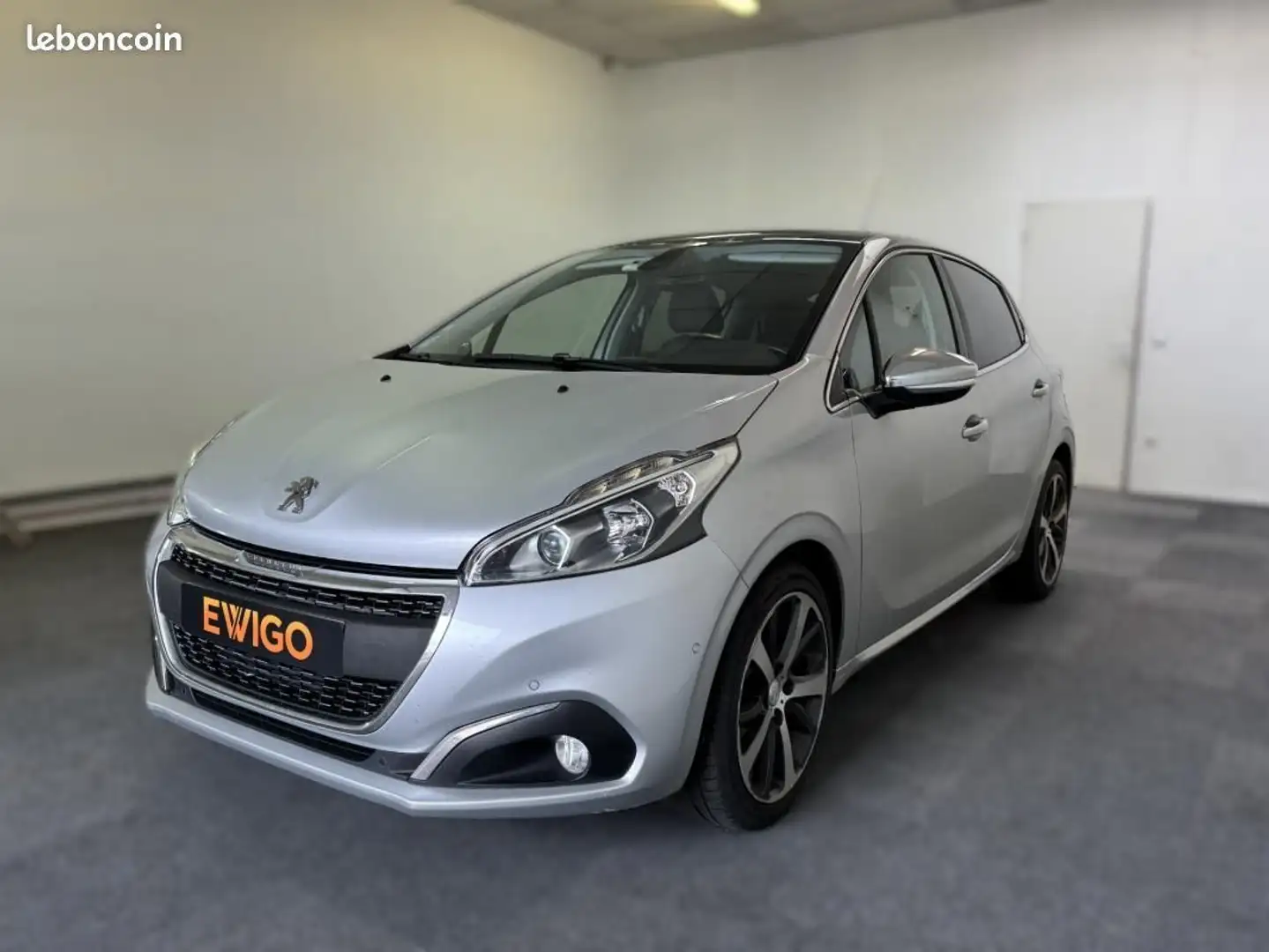 Peugeot 208 GENERATION-I 1.6 BLUEHDI 120 FELINE Сірий - 1