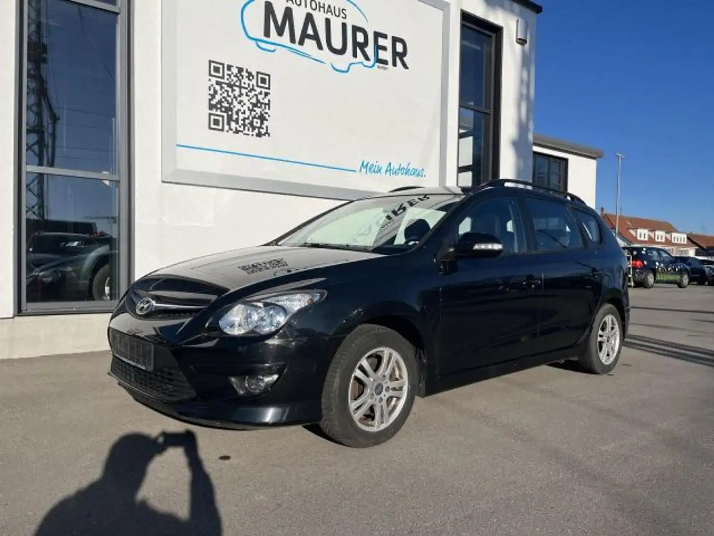 Hyundai i30 cw 1.6 CRDi Classic Sitzheizung PDC Alu Klima Schwarz - 2