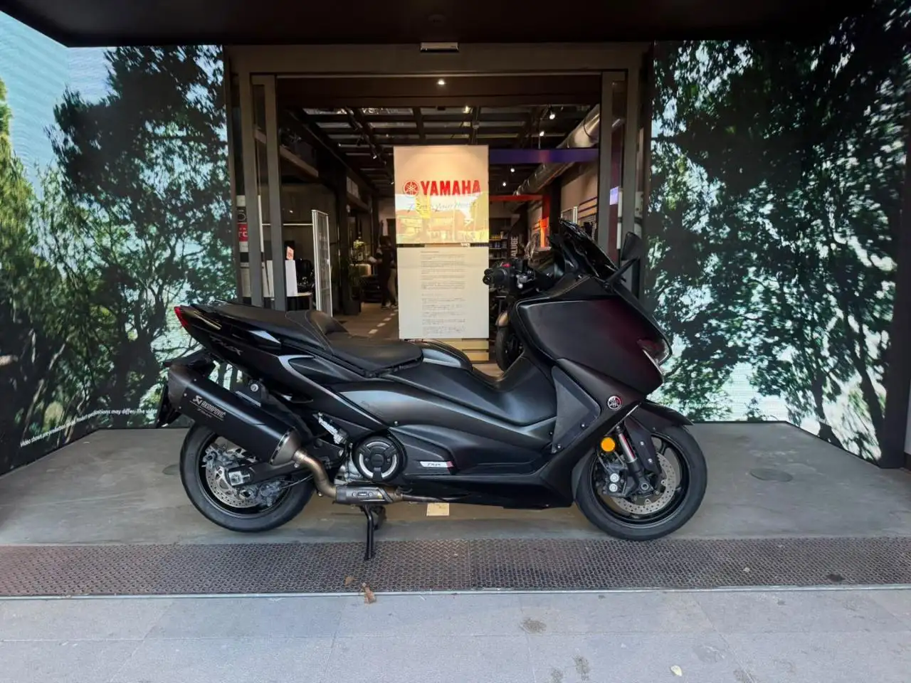 Yamaha Tmax 560