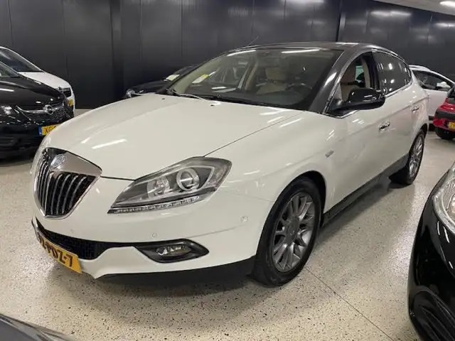 Lancia Delta 1.4 M.AIR PLATINO Panorama Dak Parkeerhulp Navigat