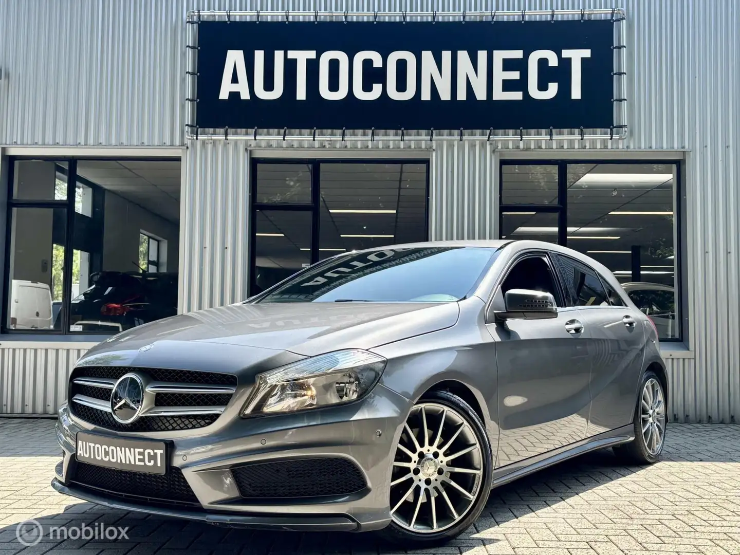 Mercedes-Benz A 200 AMG PAKKET. NAVI, STOELVERWARMING Grijs - 1