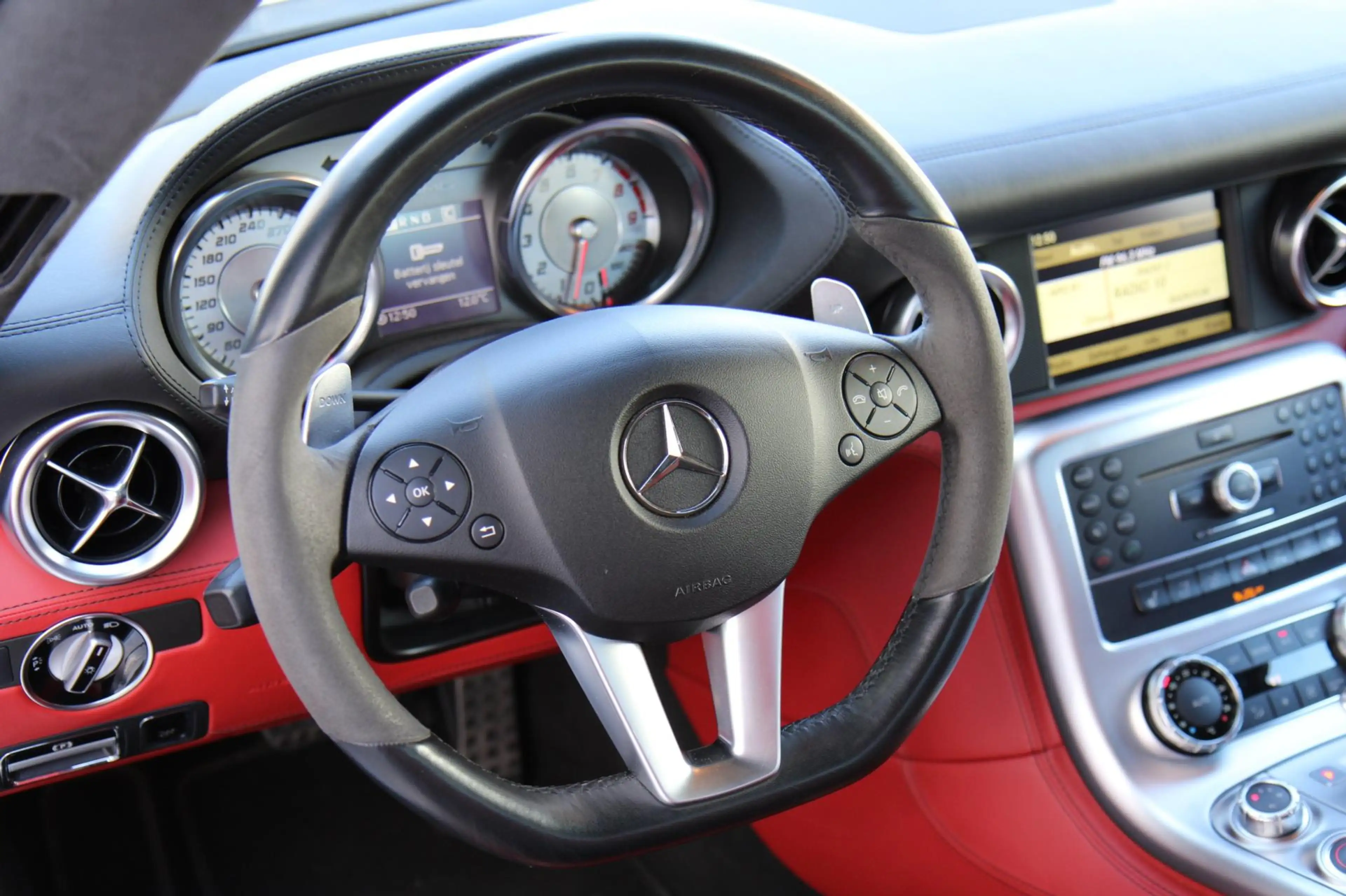Mercedes-Benz SLS Roadster 6.3 AMG Ride Control DCT Topstaat — photo 22