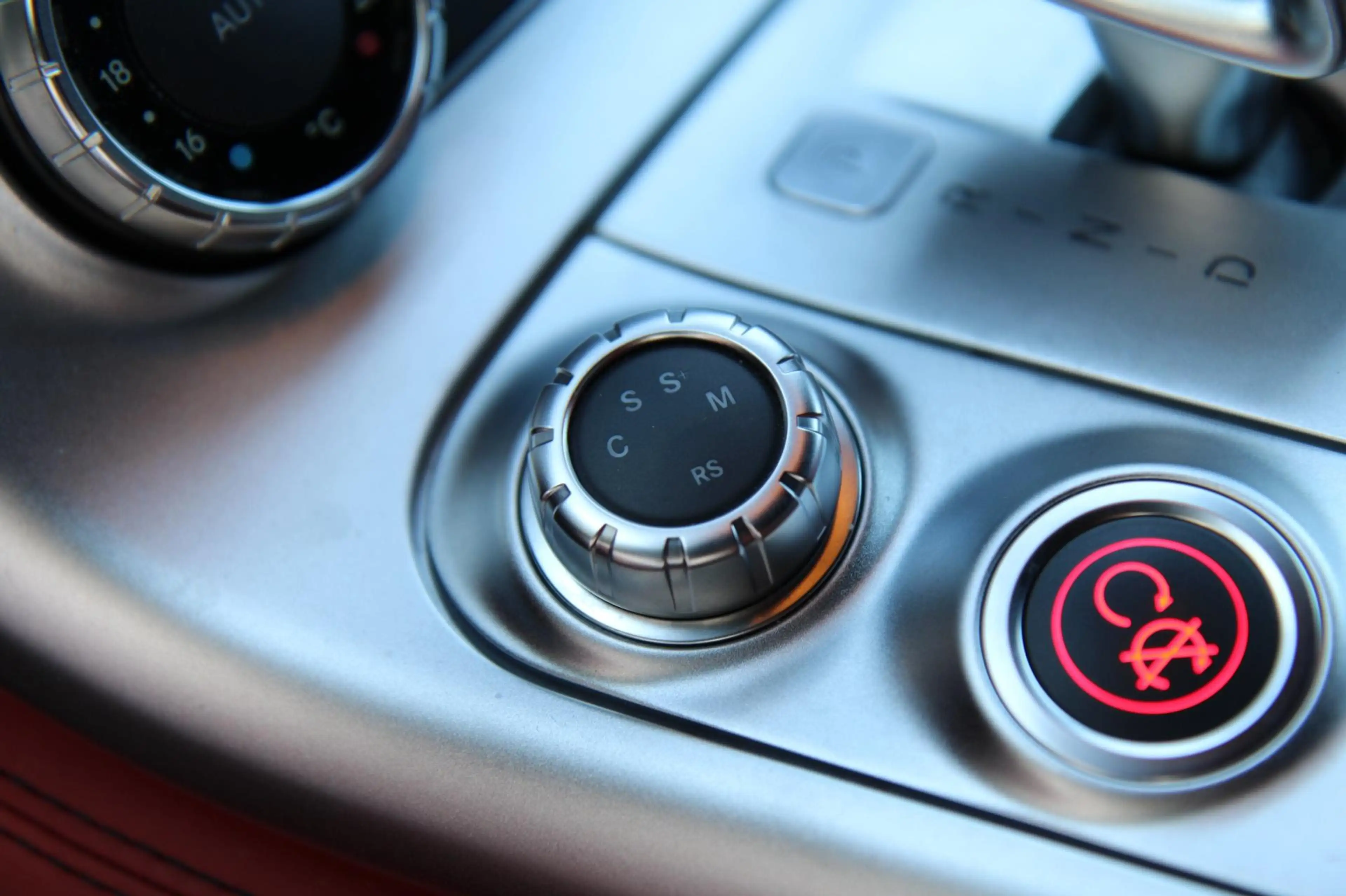 Mercedes-Benz SLS Roadster 6.3 AMG Ride Control DCT Topstaat — photo 35