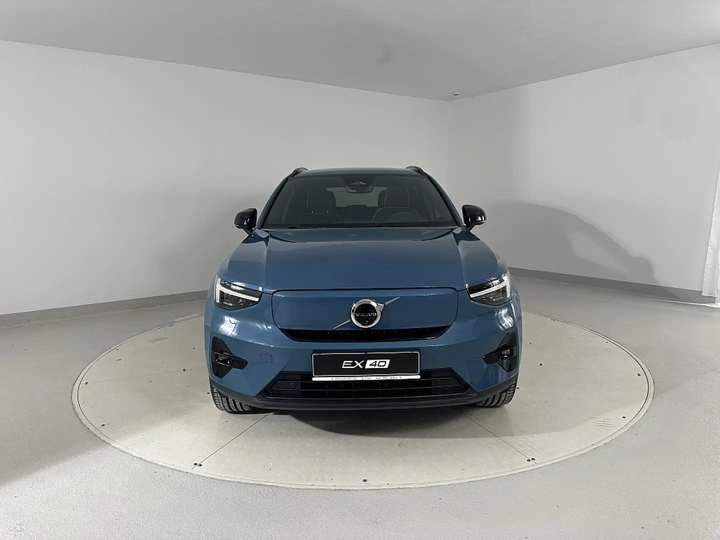 Volvo EX40 Single Motor Extended Range 82kWh Plus Dark Niebieski - 2