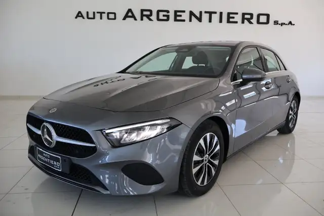 Mercedes-Benz A 180 D Advanced Speedshift DCT