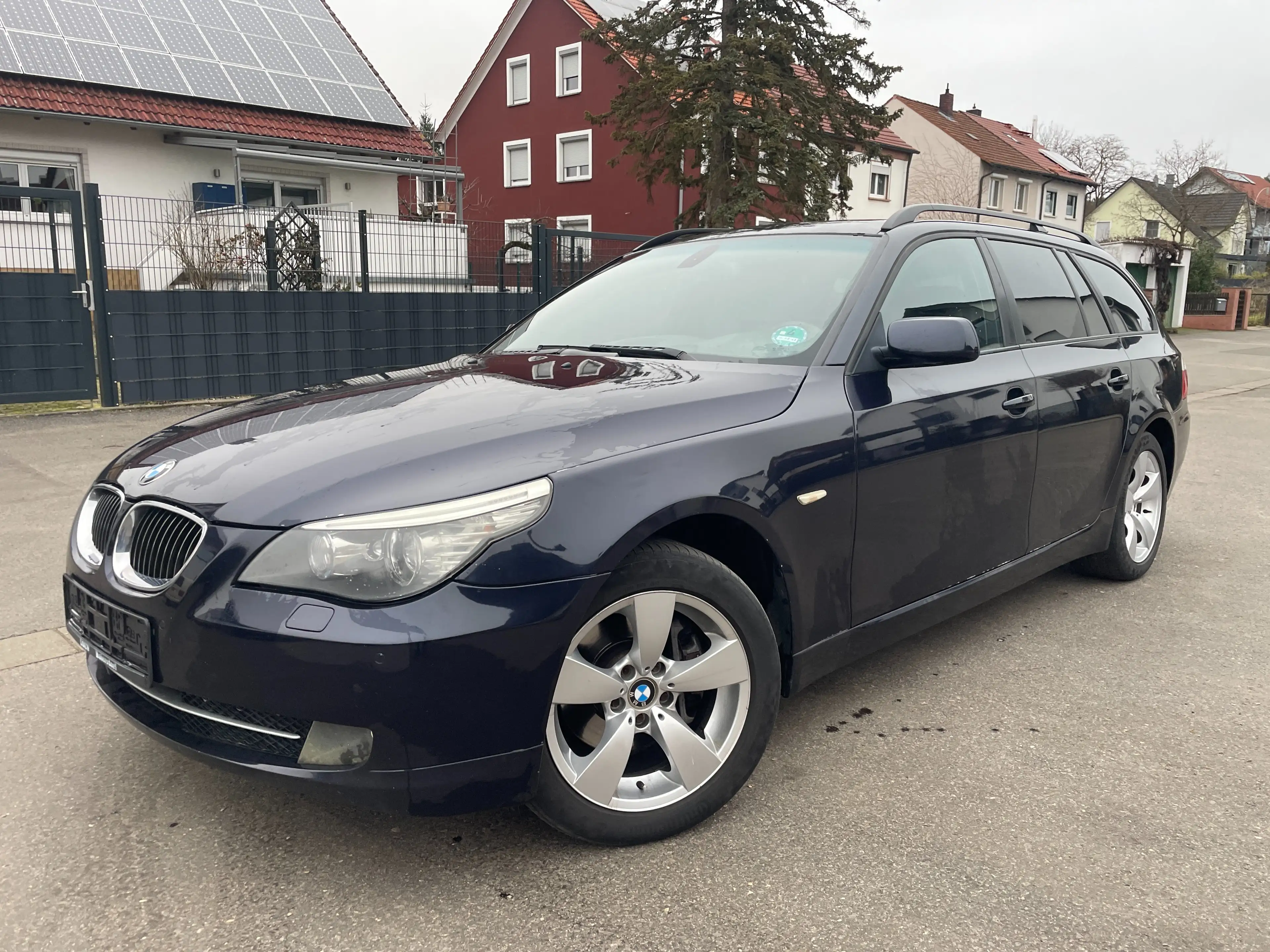 BMW 523 5er Touring TÜV 4/27+PANO+XEN+NAV+Sihz+Temp