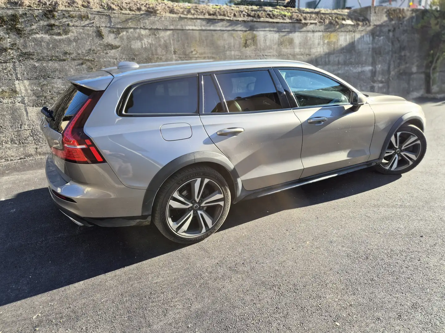 Volvo V60 Cross Country 2.0 d4 Pro awd geartronic - 1