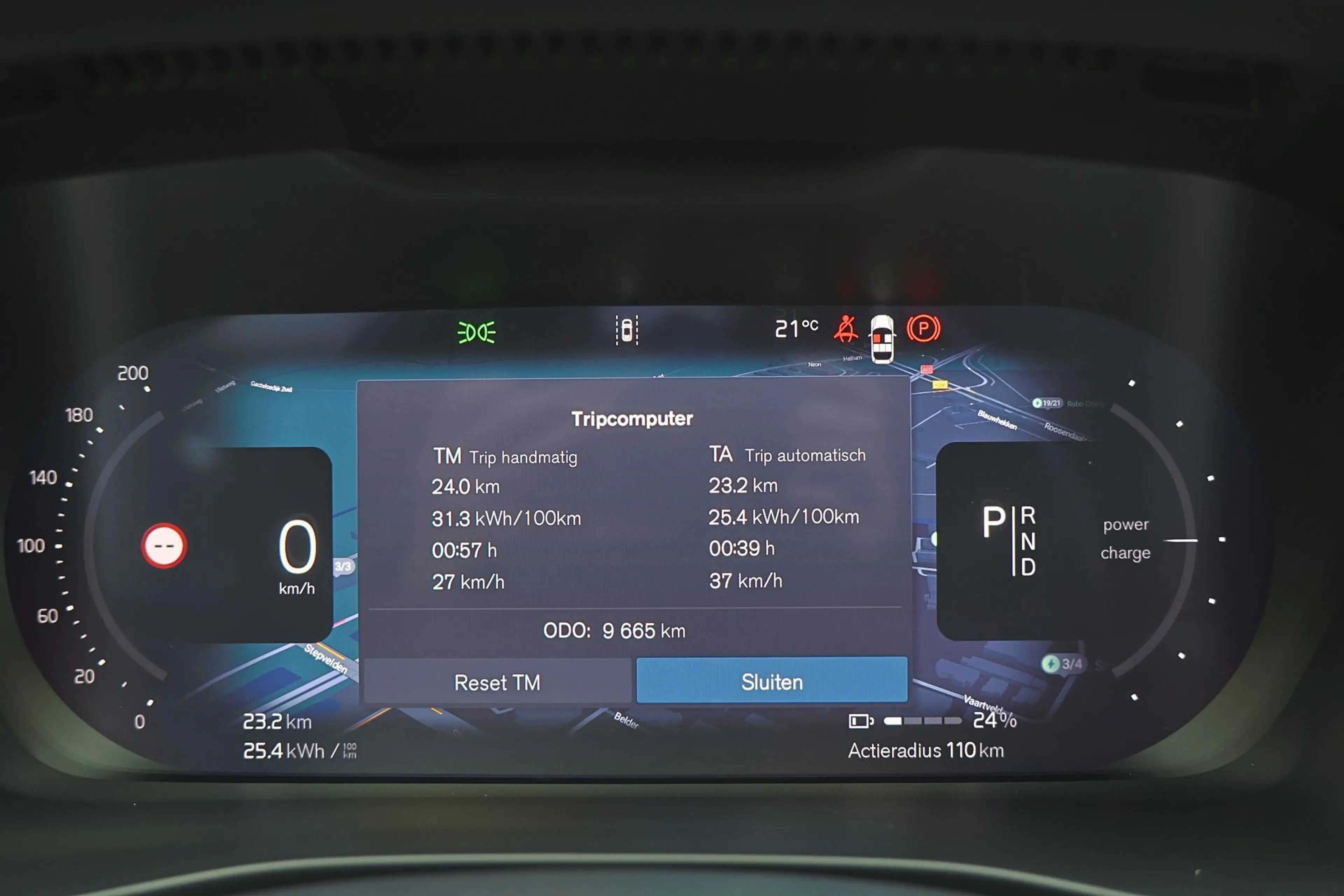 Volvo EC40 Performance Ultra Black Edition 82 kWh - Panoramad — photo 13