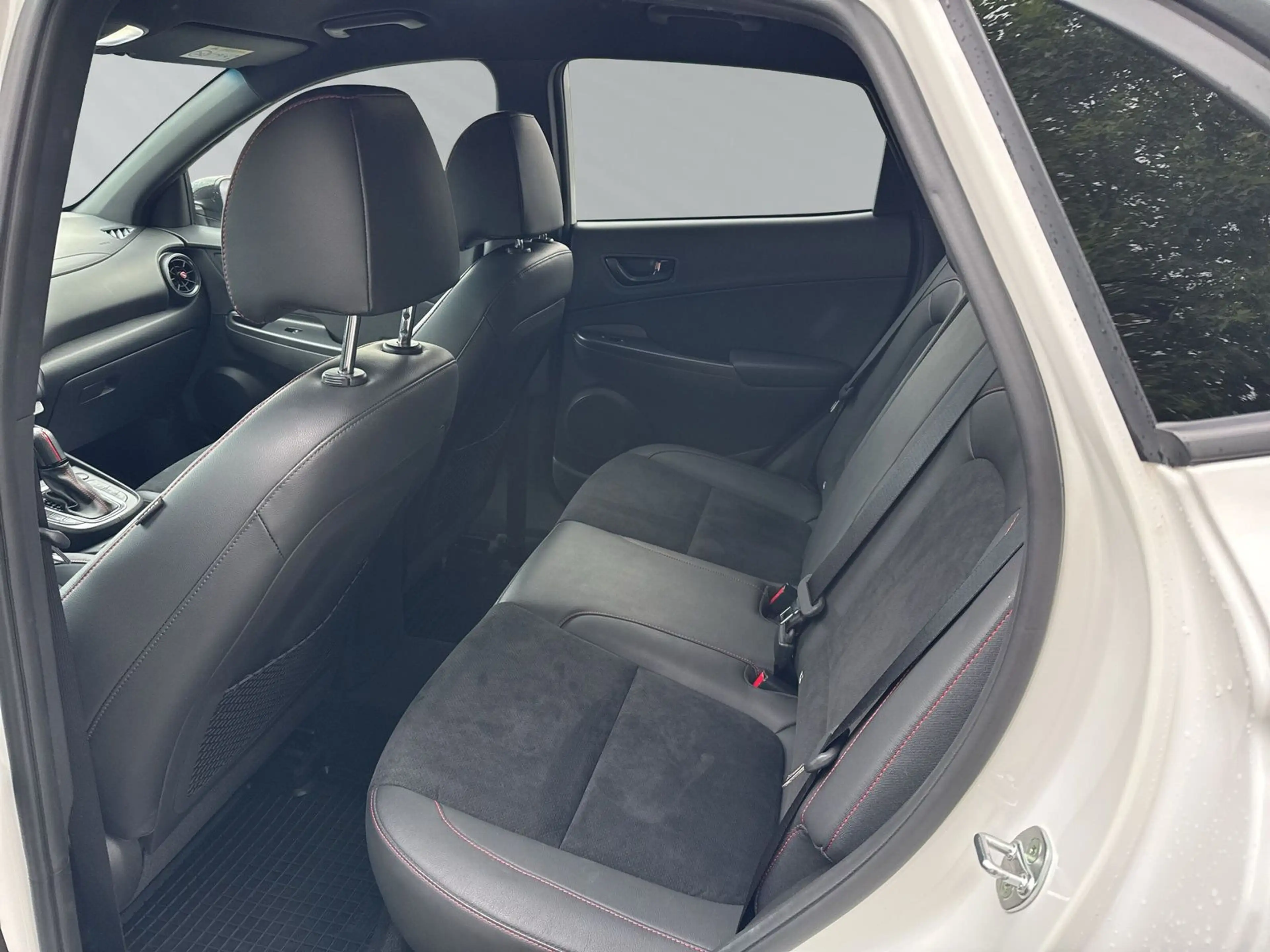 Hyundai KONA 1.6 T-GDI N Line 2WD +NAV+ALLWETTER+SHZ+19" — photo 11