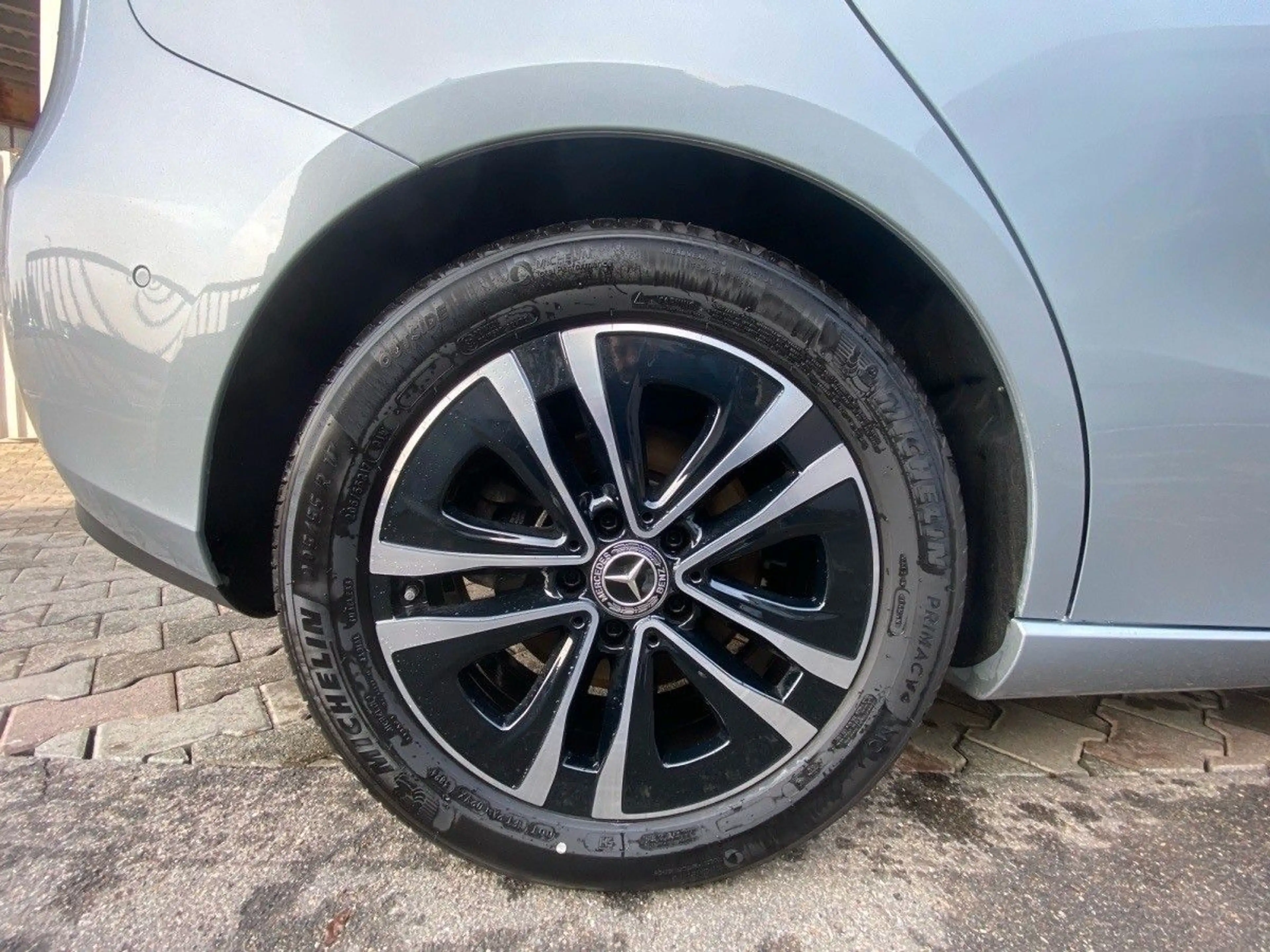 Mercedes-Benz B 220 B — photo 9