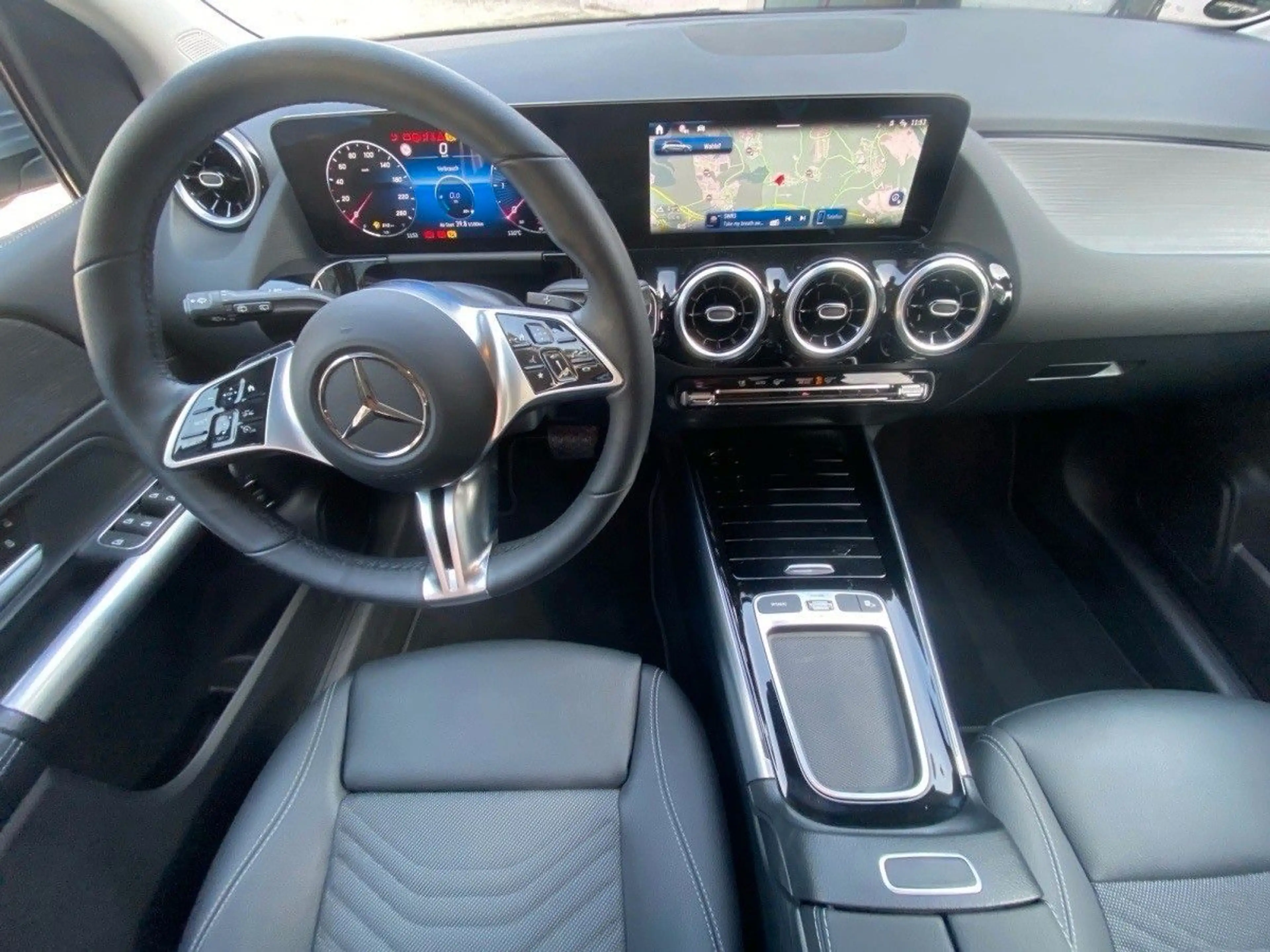 Mercedes-Benz B 220 B — photo 11