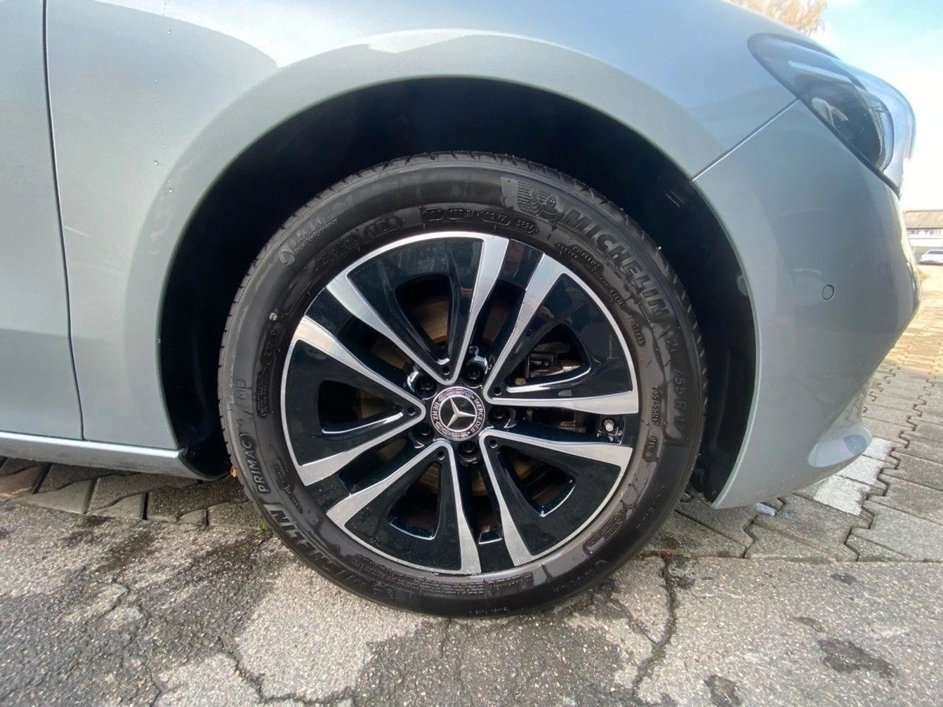 Mercedes-Benz B 220 B — photo 8