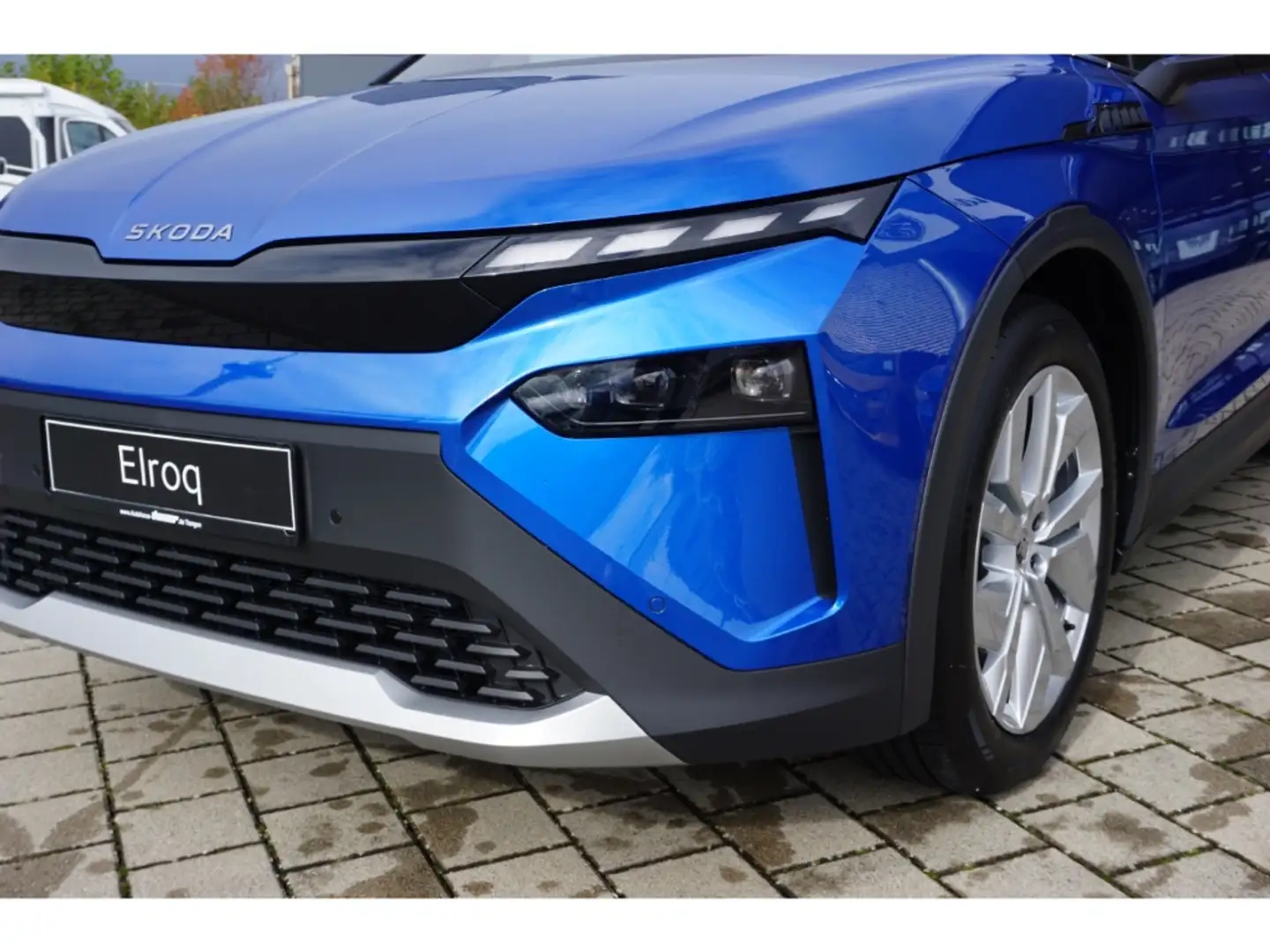 Skoda Elroq 85x Lodge Plus AHK Navi LED Winter Transport WP 20 Blau - 2