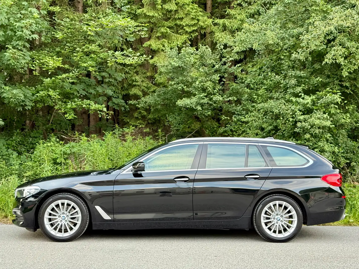 BMW 520 520d *ACC*LEDER*MEMORY*NAVI*TEMP*AMBIENTE*KEYLESS* Schwarz - 2