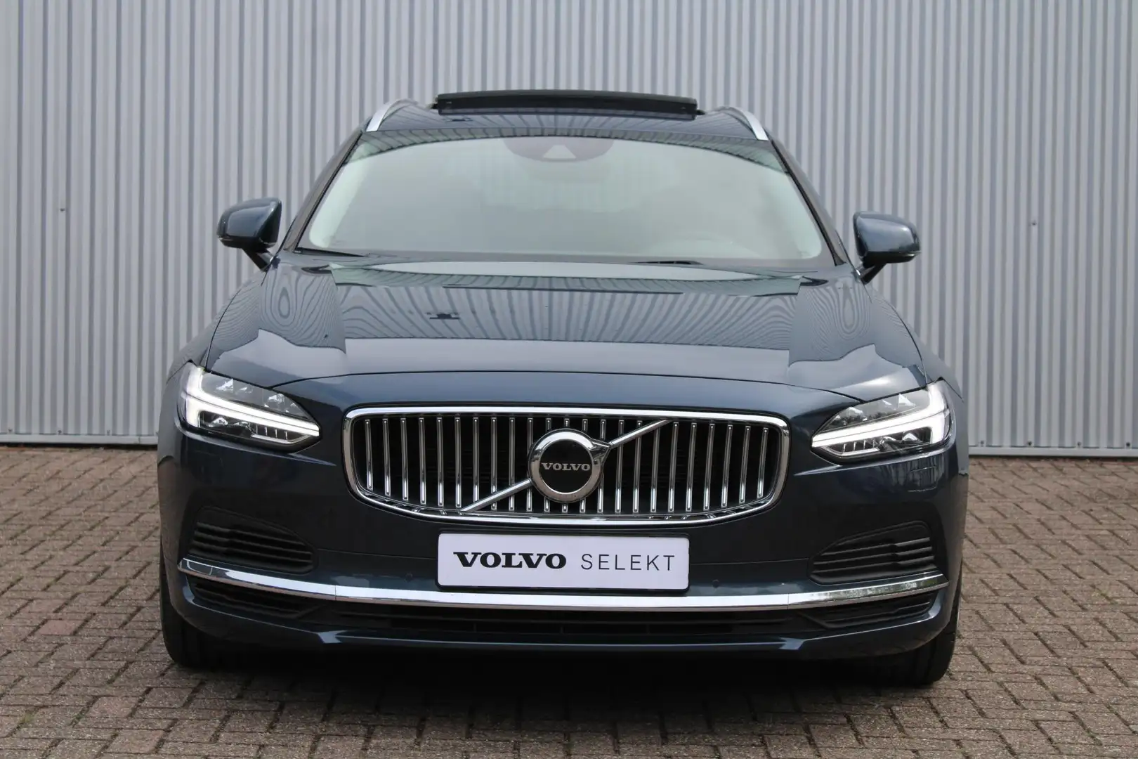 Volvo V90 2.0 T8 AWD Inscription | Harman/Kardon Premium aud Blauw - 2