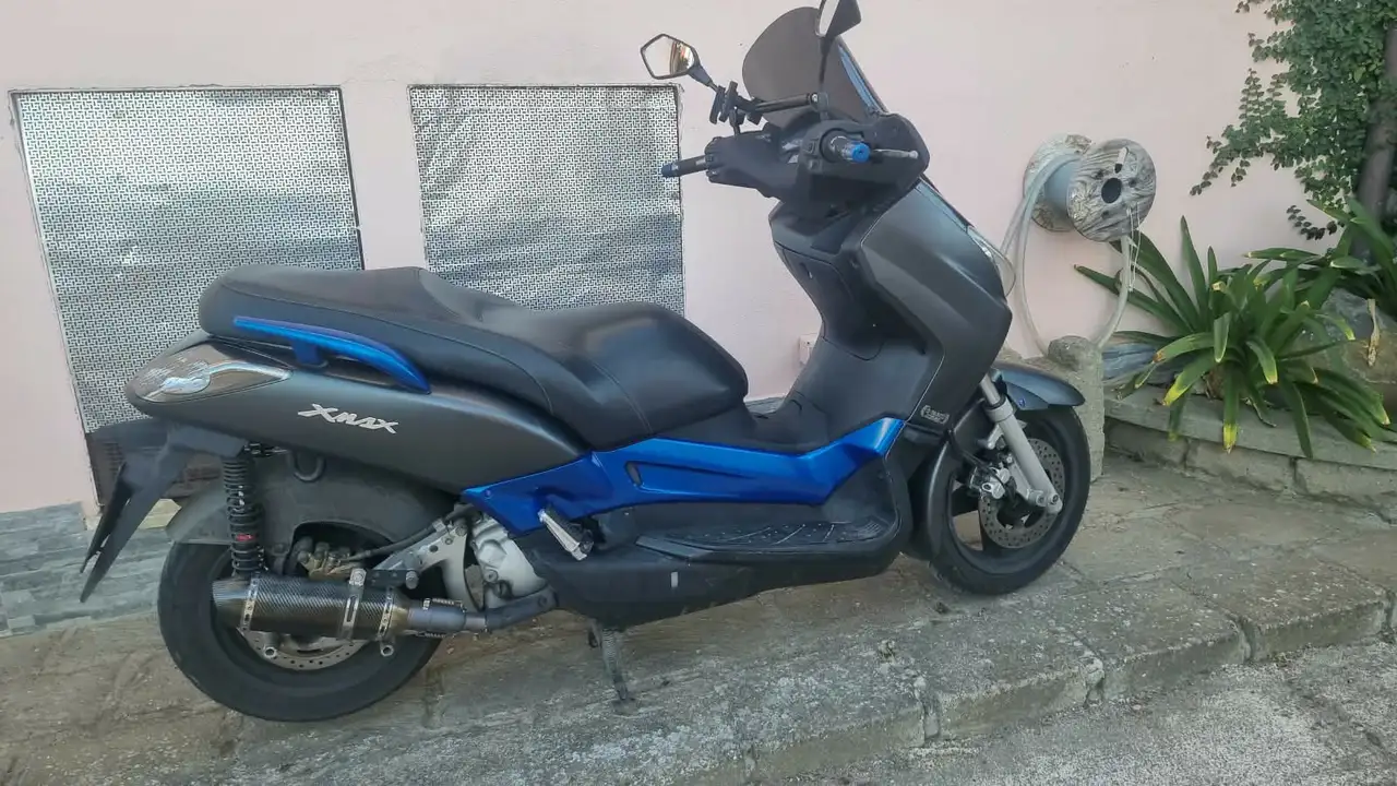 Yamaha X-Max 250