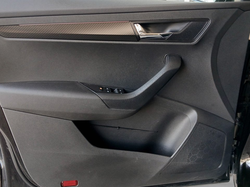 Skoda Karoq 2.0 TDI Sportline LED+NAVI+RADAR+RFK+LM — photo 8