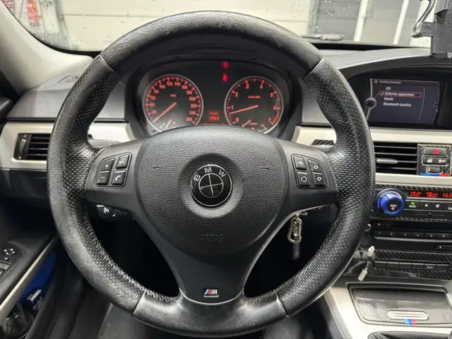 BMW 3 Series view 11