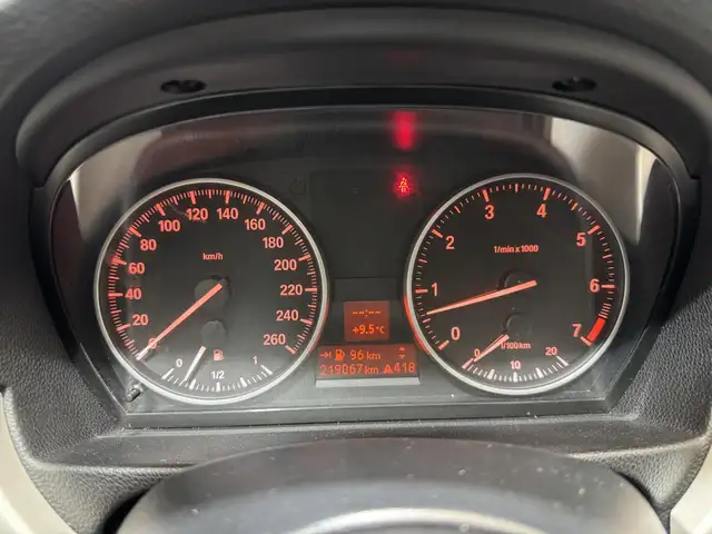 BMW 3 Series view 15