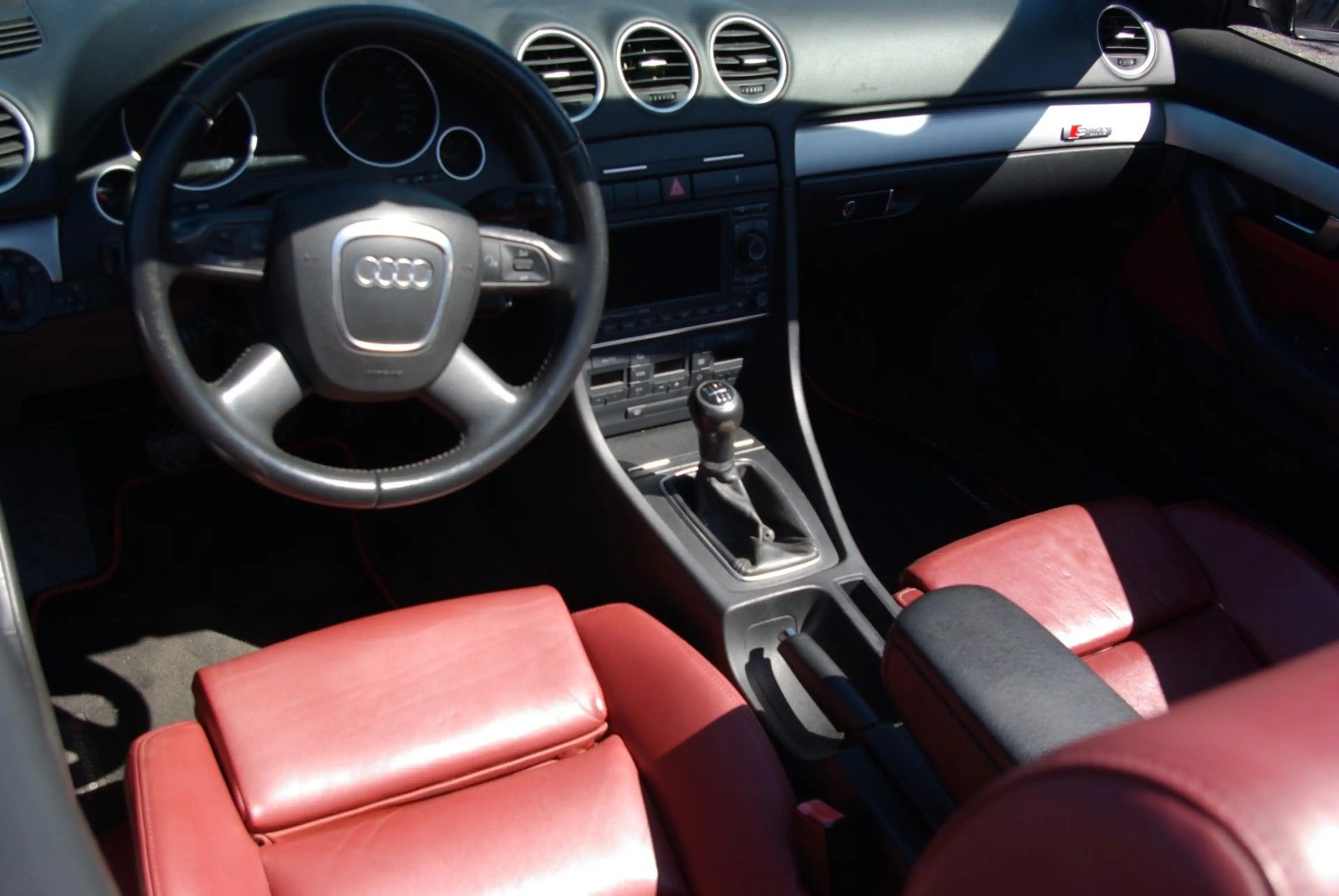 Audi A4 Cabriolet 2.0  Lederausstattung — photo 10