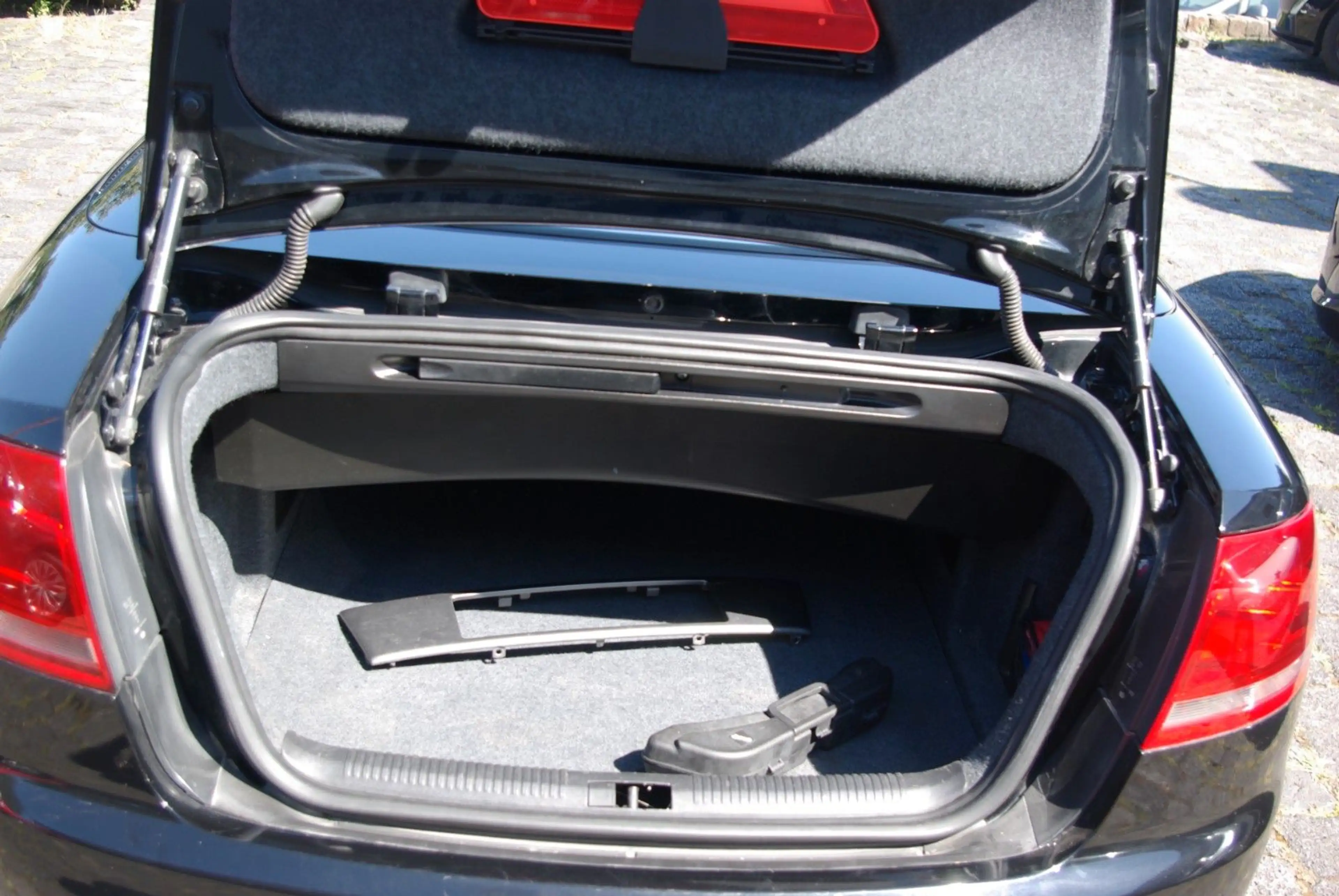 Audi A4 Cabriolet 2.0  Lederausstattung — photo 9