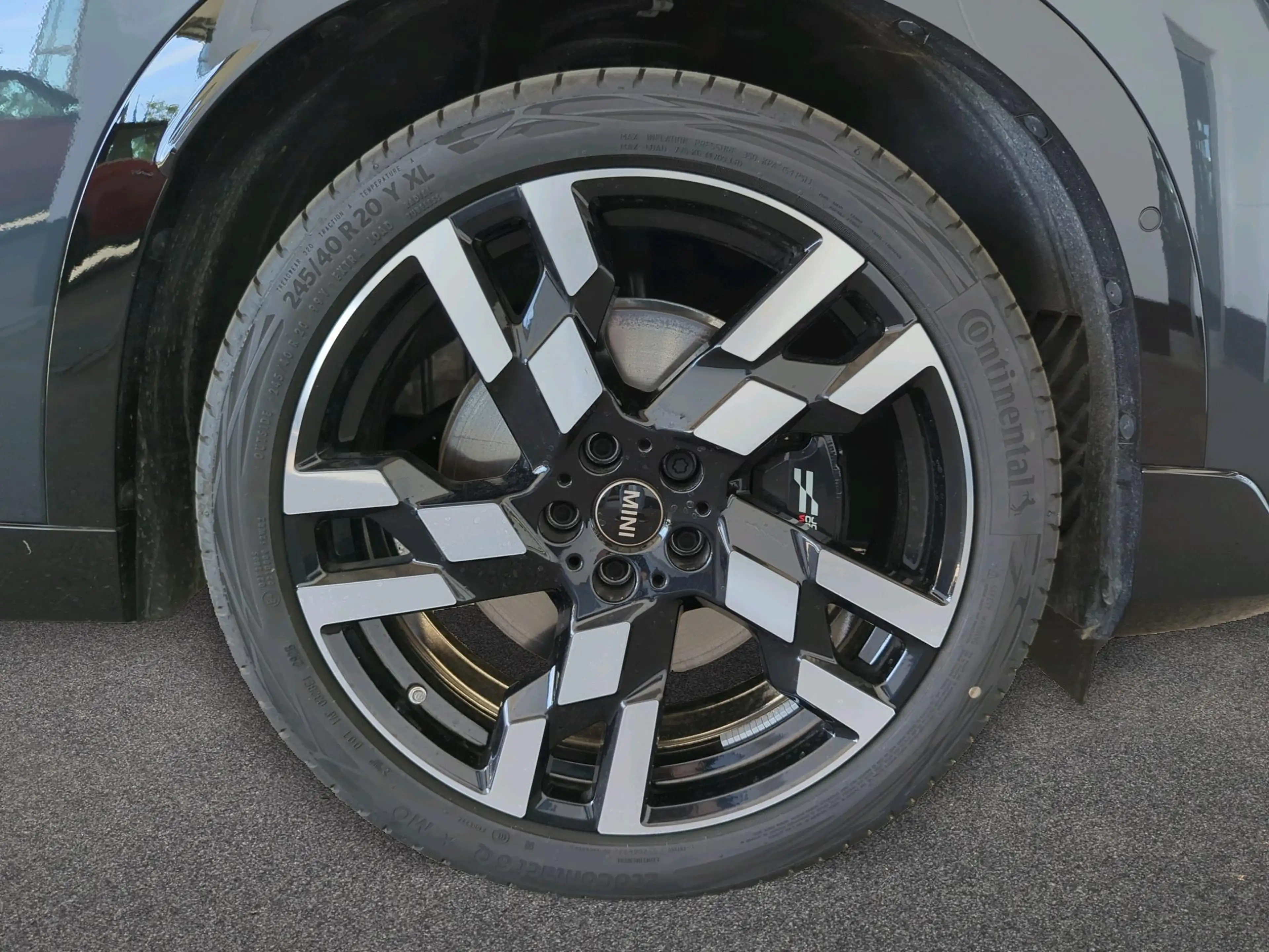 MINI Countryman S All4 John Cooper Works Trim — photo 11