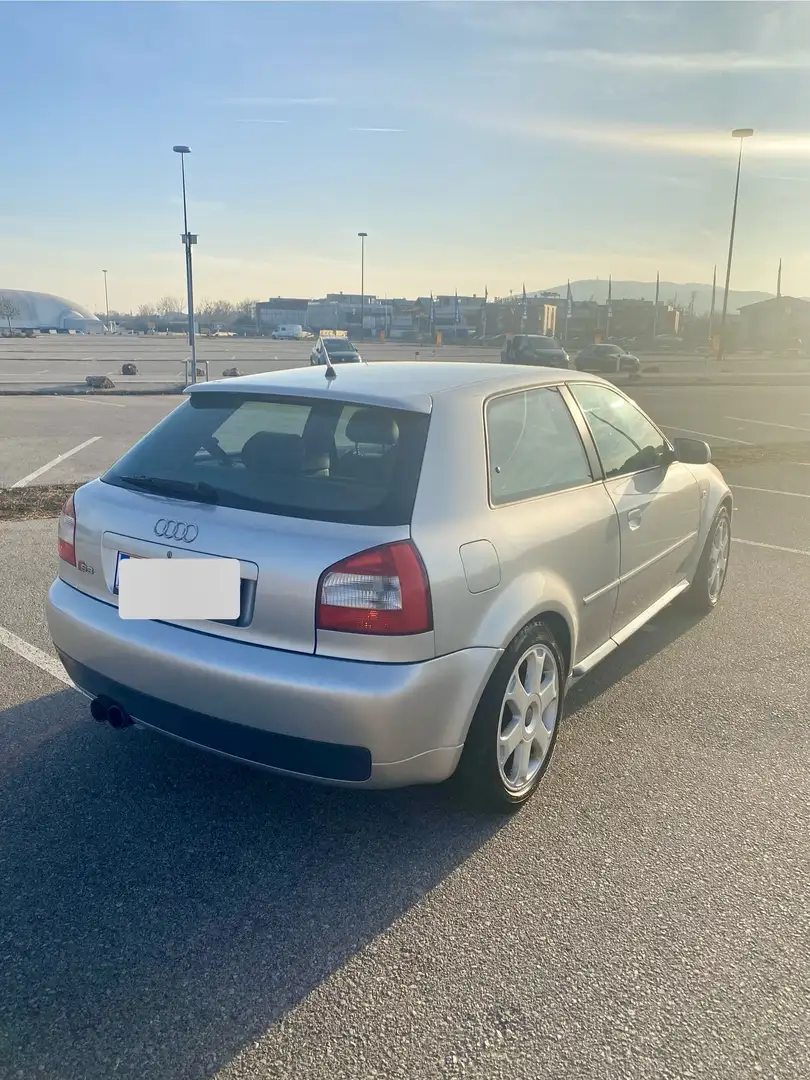 Audi S3 1.8 T quattro - 1