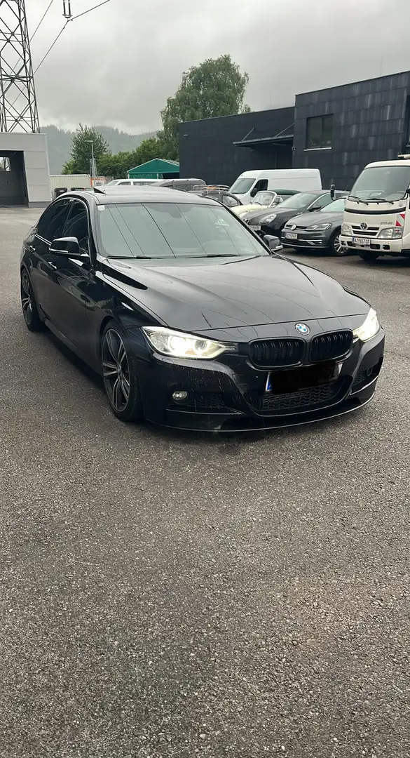 BMW 330 330d Aut. M Paket Schwarz - 2