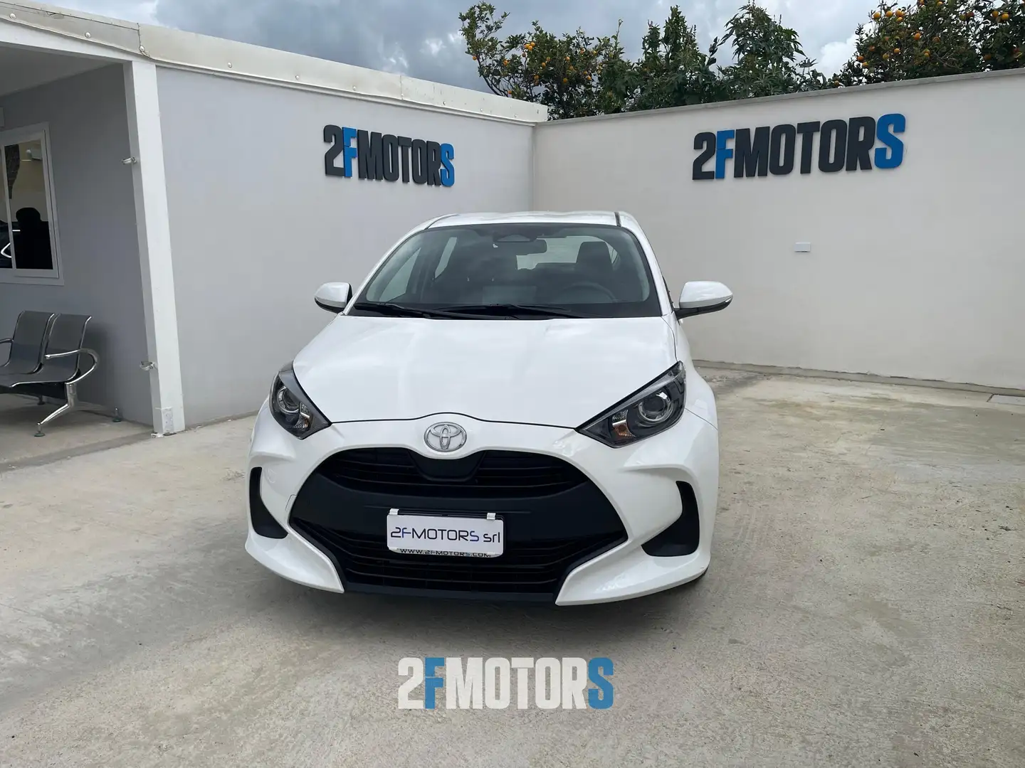 Toyota Yaris 1.5h Trend Bianco - 2