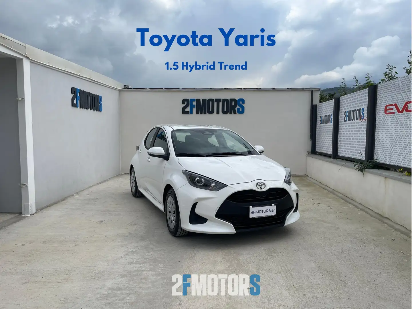 Toyota Yaris 1.5h Trend Bianco - 1