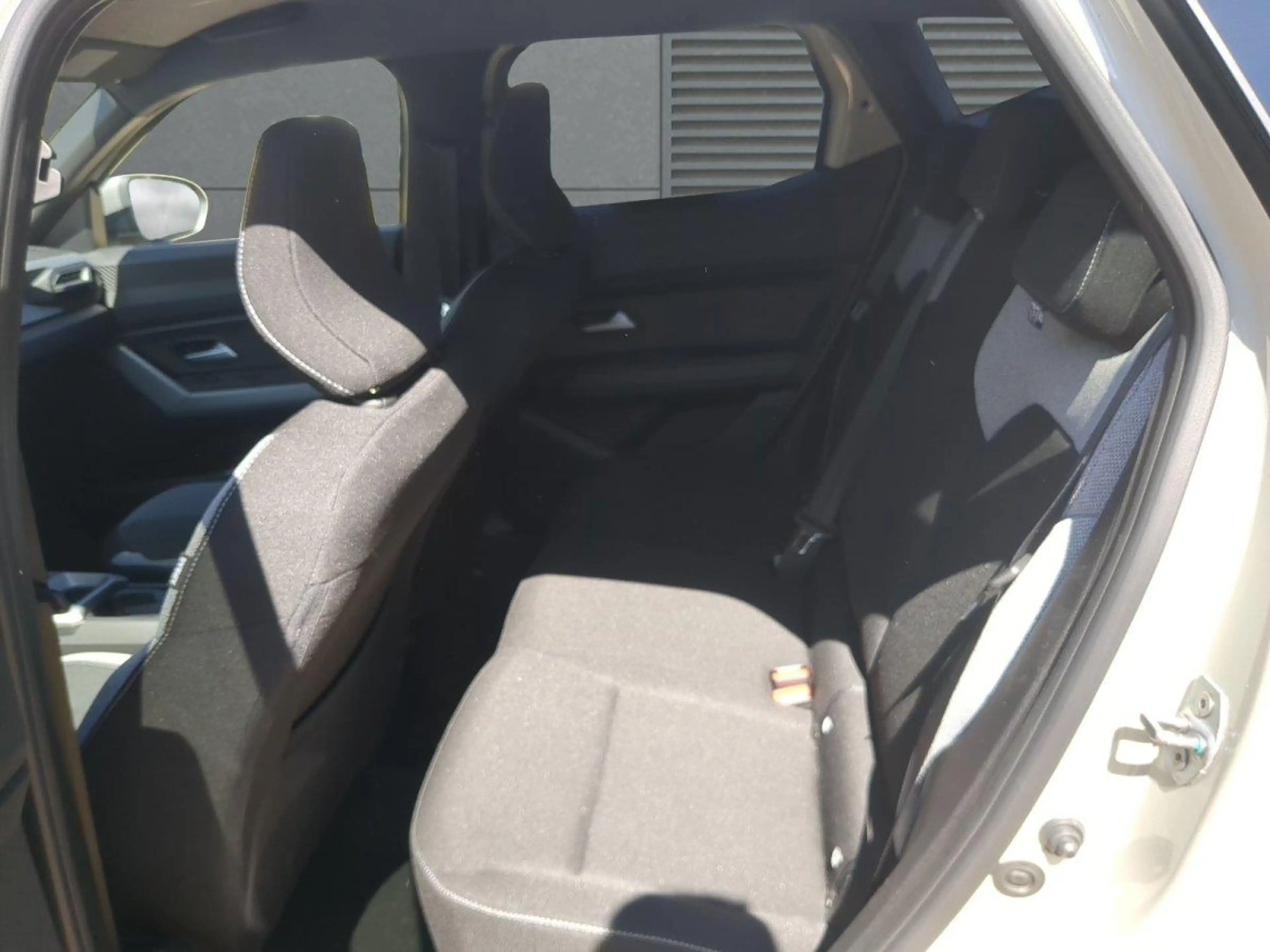 Dacia Duster Journey SHZ+Navi+LKHZ+RFK Hybrid 155 116 kW (15... — photo 6