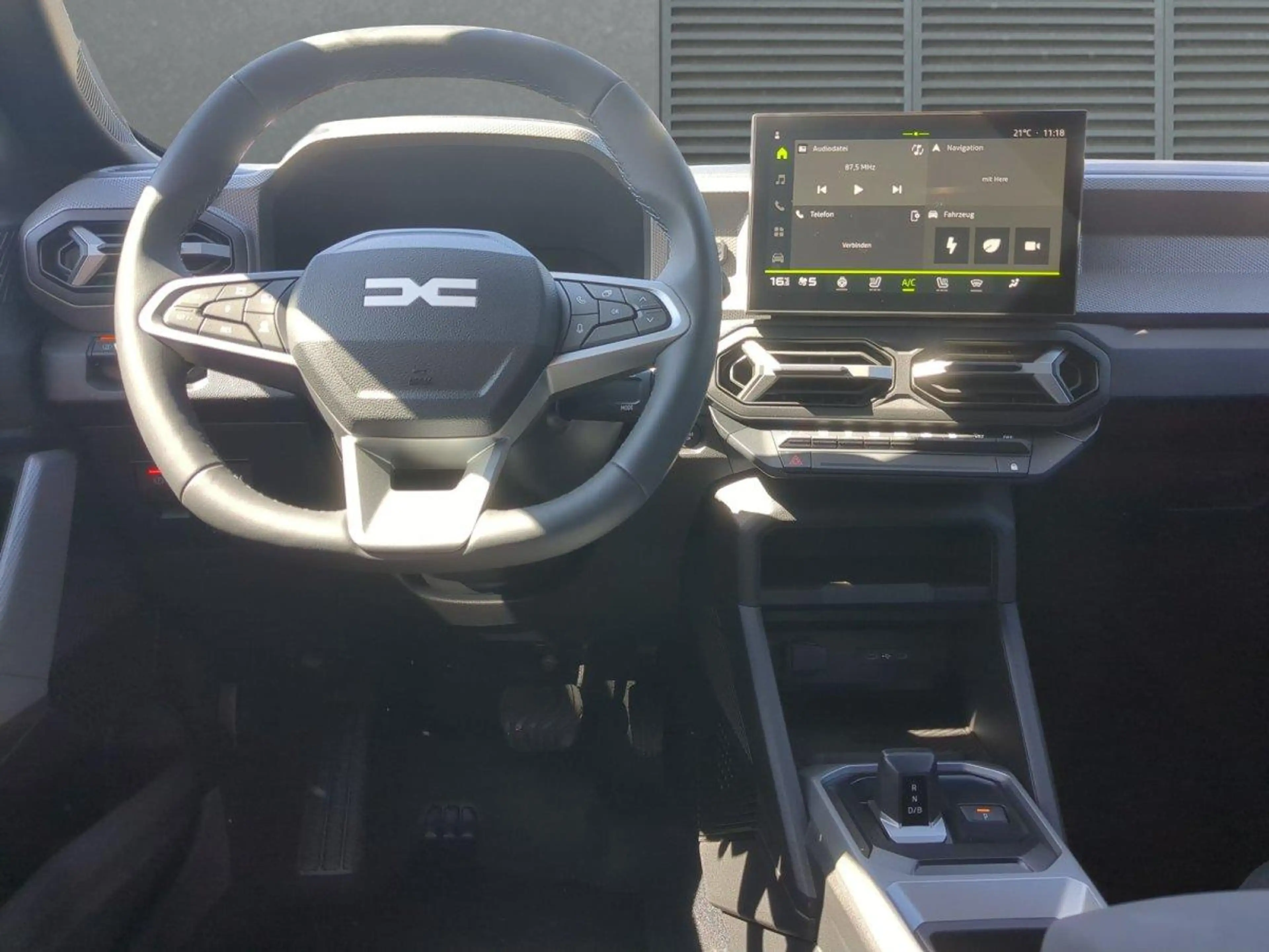 Dacia Duster Journey SHZ+Navi+LKHZ+RFK Hybrid 155 116 kW (15... — photo 5
