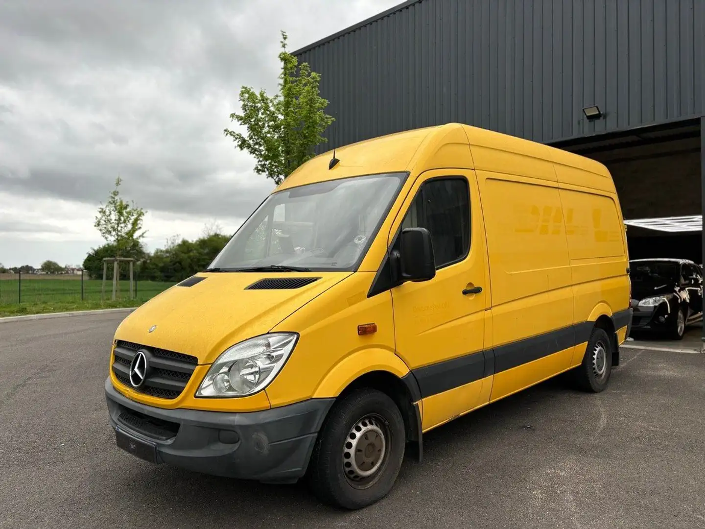 Mercedes-Benz Sprinter MERCEDES FOURGON 313CDI 129 CH Jaune - 1