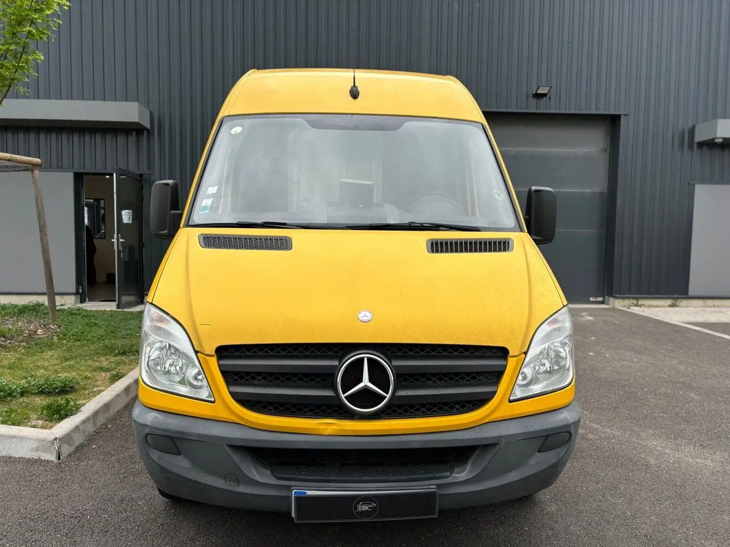 Mercedes-Benz Sprinter MERCEDES FOURGON 313CDI 129 CH Jaune - 2