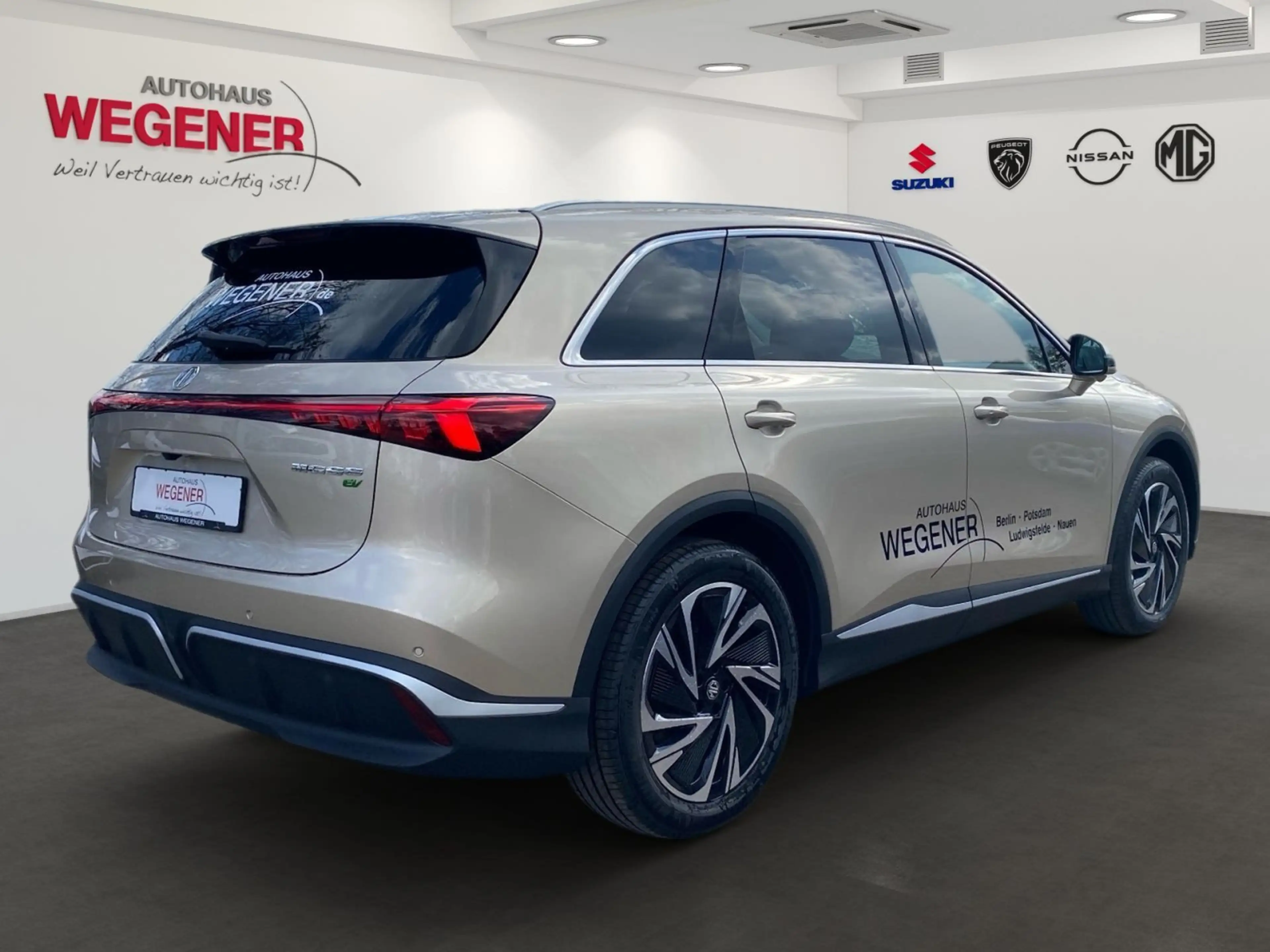 MG MGS6 EV Luxury RWD*HUD*360*PANO*Sitzklima*Ambi* — photo 3