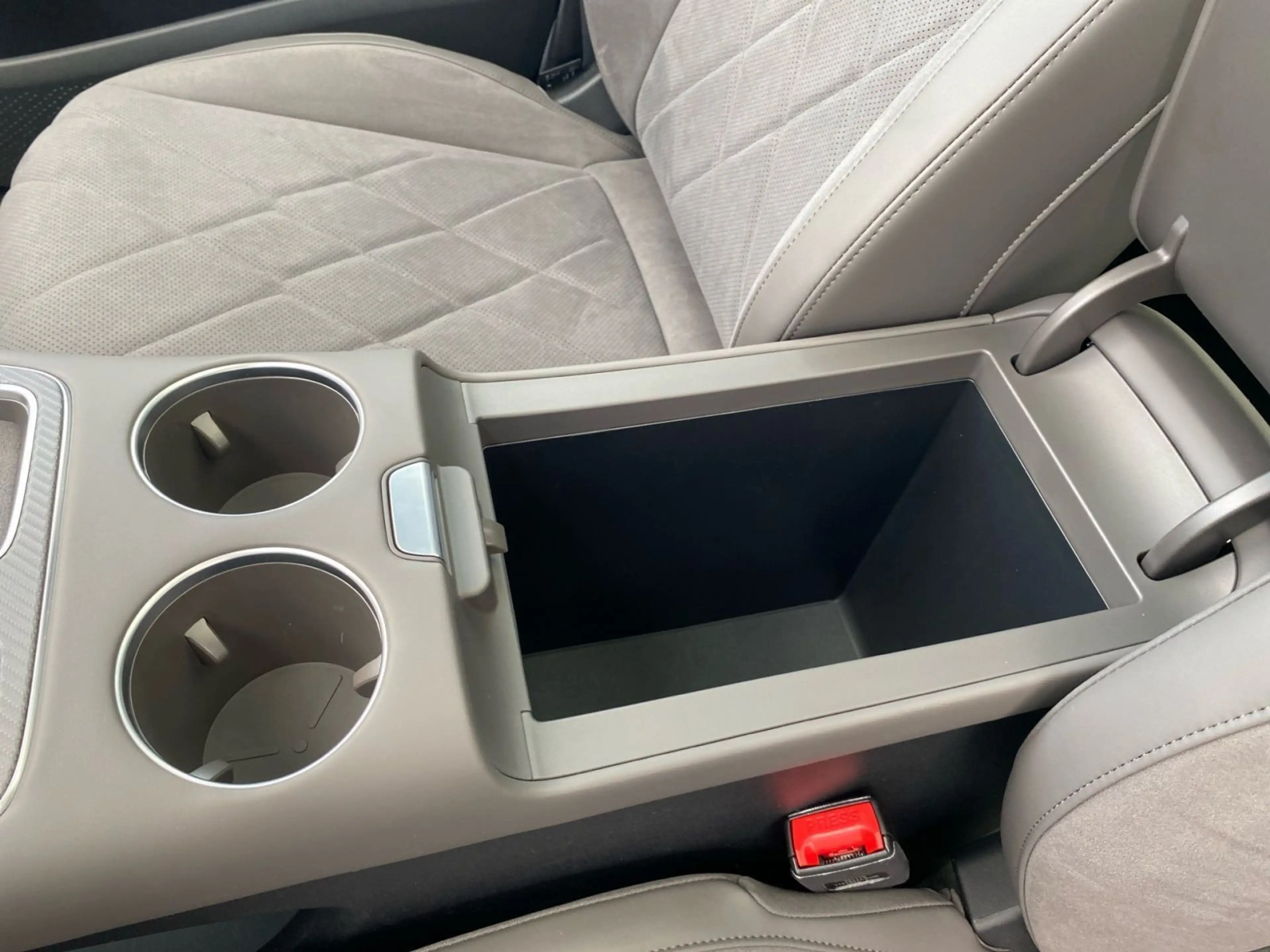 MG MGS6 EV Luxury RWD*HUD*360*PANO*Sitzklima*Ambi* — photo 15