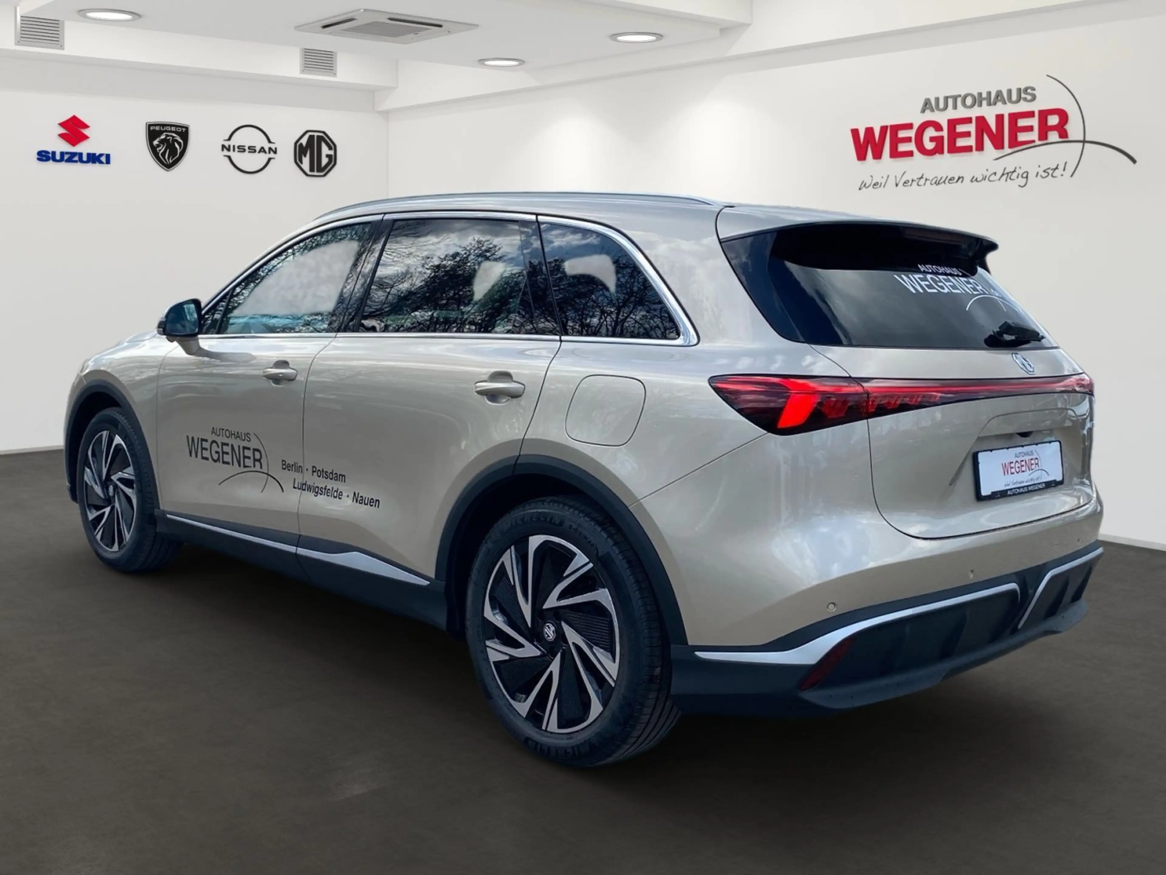MG MGS6 EV Luxury RWD*HUD*360*PANO*Sitzklima*Ambi* — photo 4